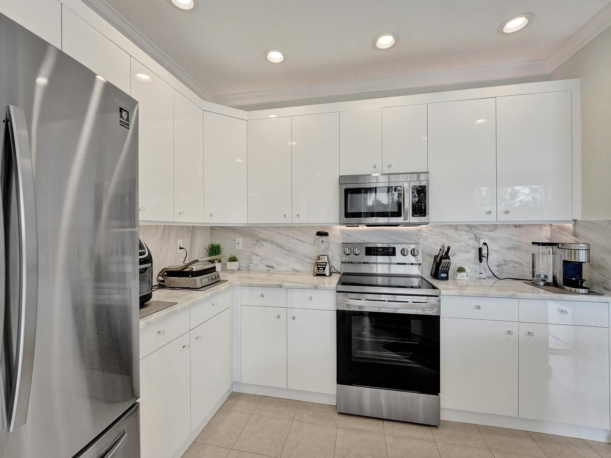 2111 RESTON, Royal Palm Beach FL 33411