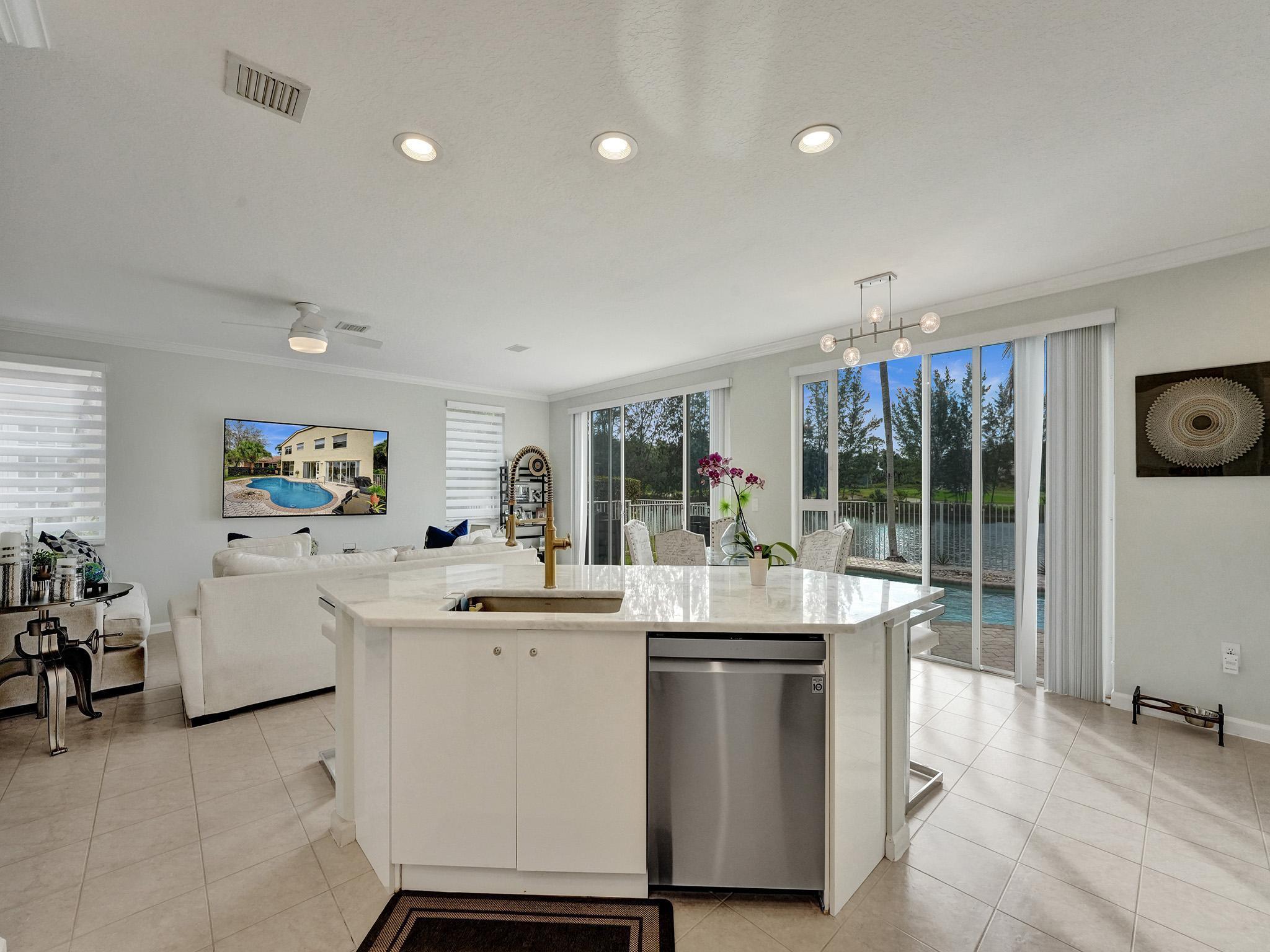 2111 RESTON, Royal Palm Beach FL 33411