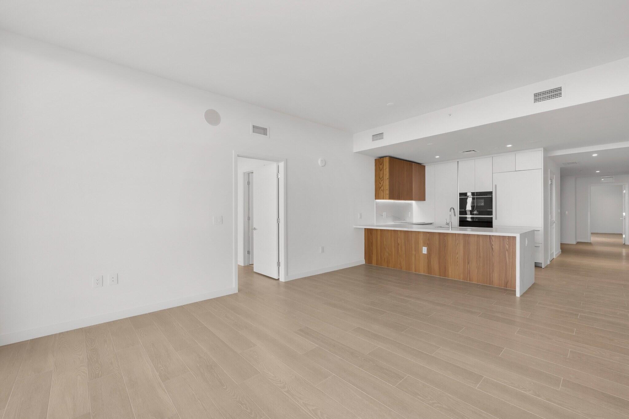 1400 Biscayne #4003, Miami FL 33132