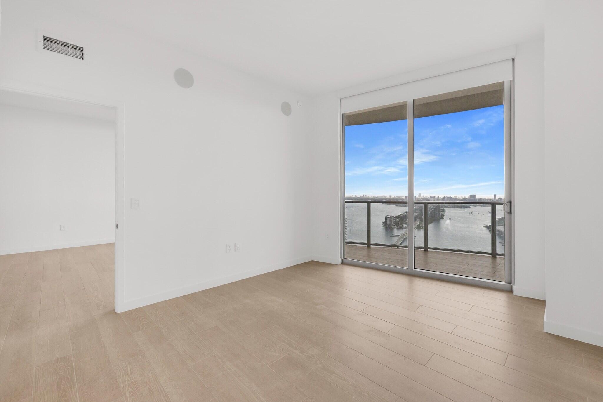 1400 Biscayne #4003, Miami FL 33132
