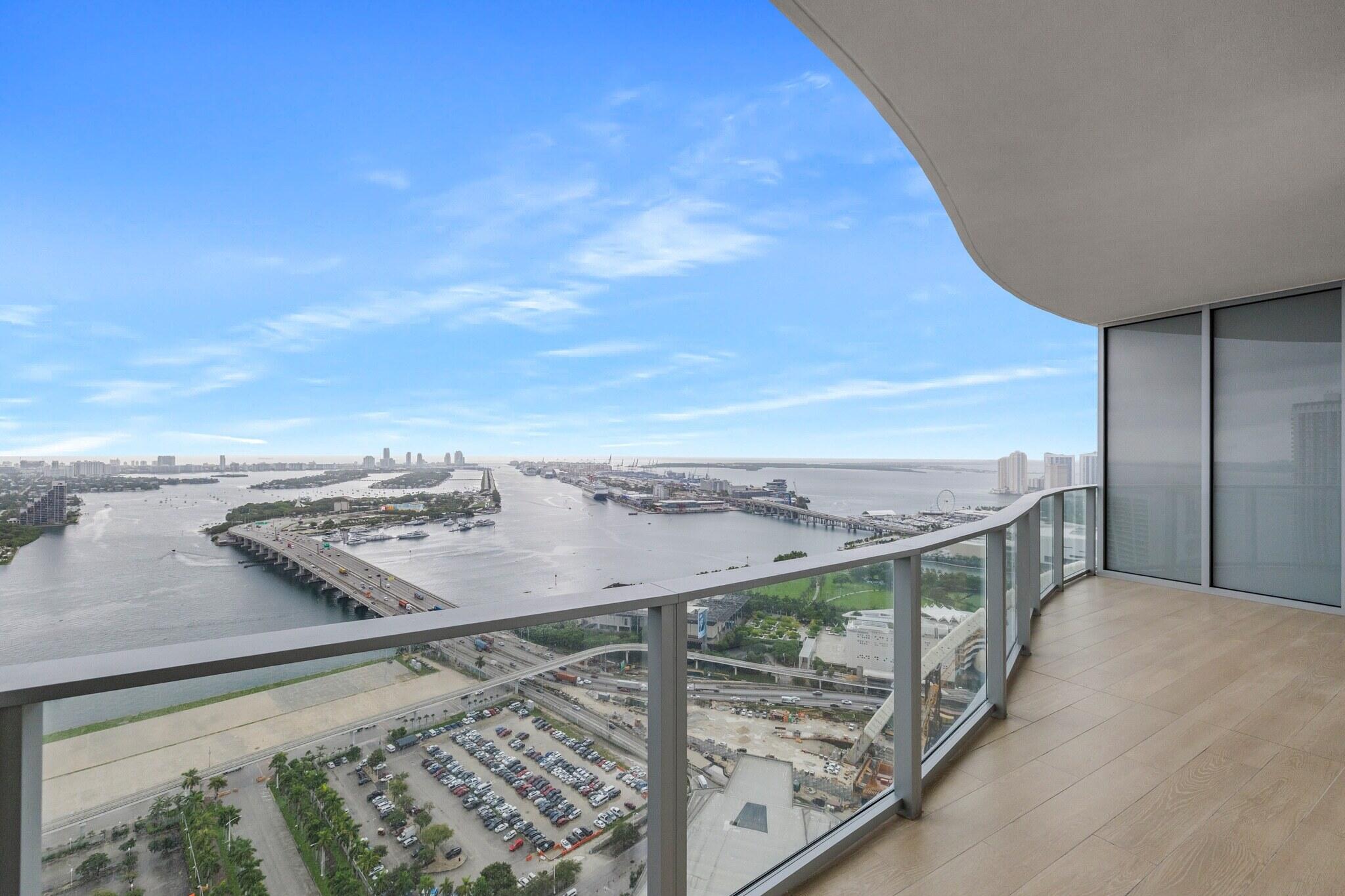 1400 Biscayne #4003, Miami FL 33132