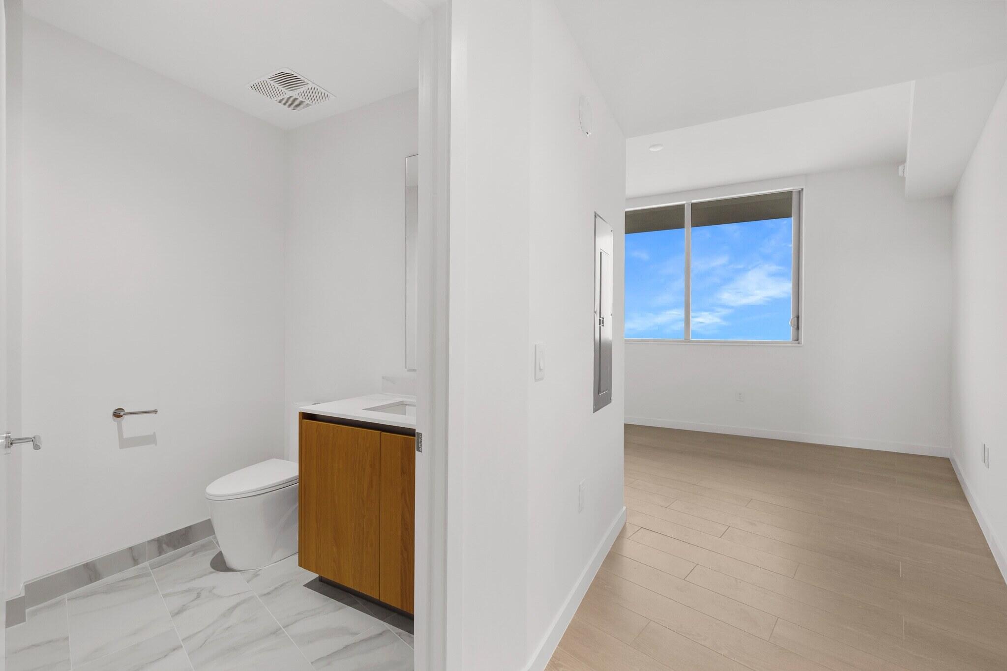 1400 Biscayne #4003, Miami FL 33132