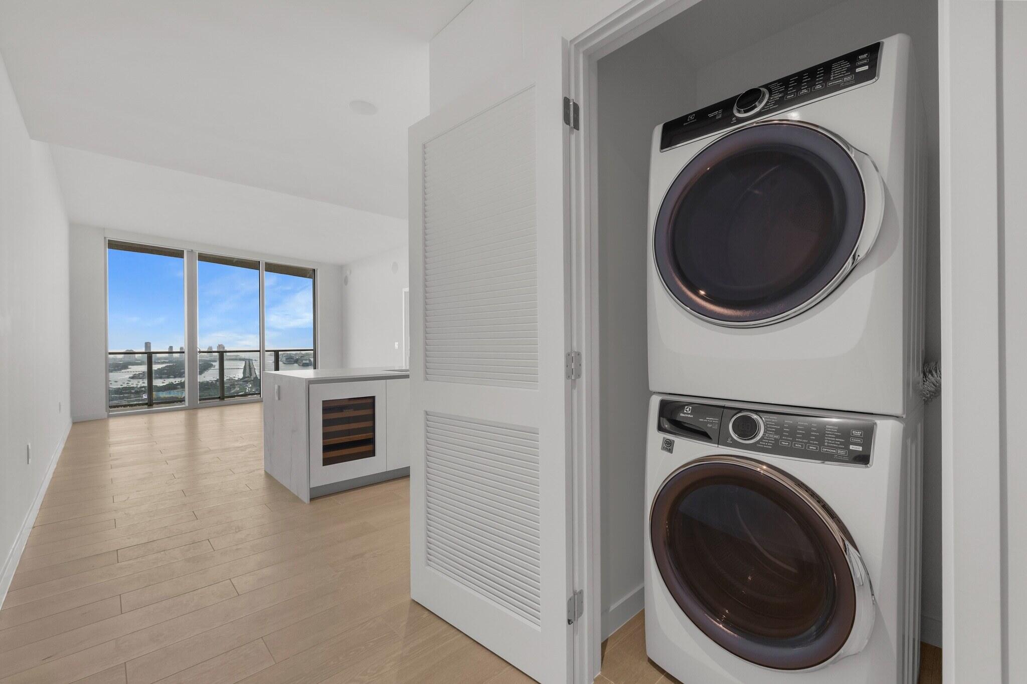 1400 Biscayne #4003, Miami FL 33132
