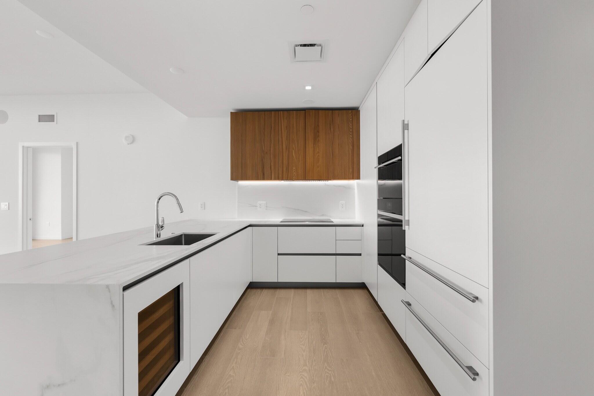 1400 Biscayne #4003, Miami FL 33132