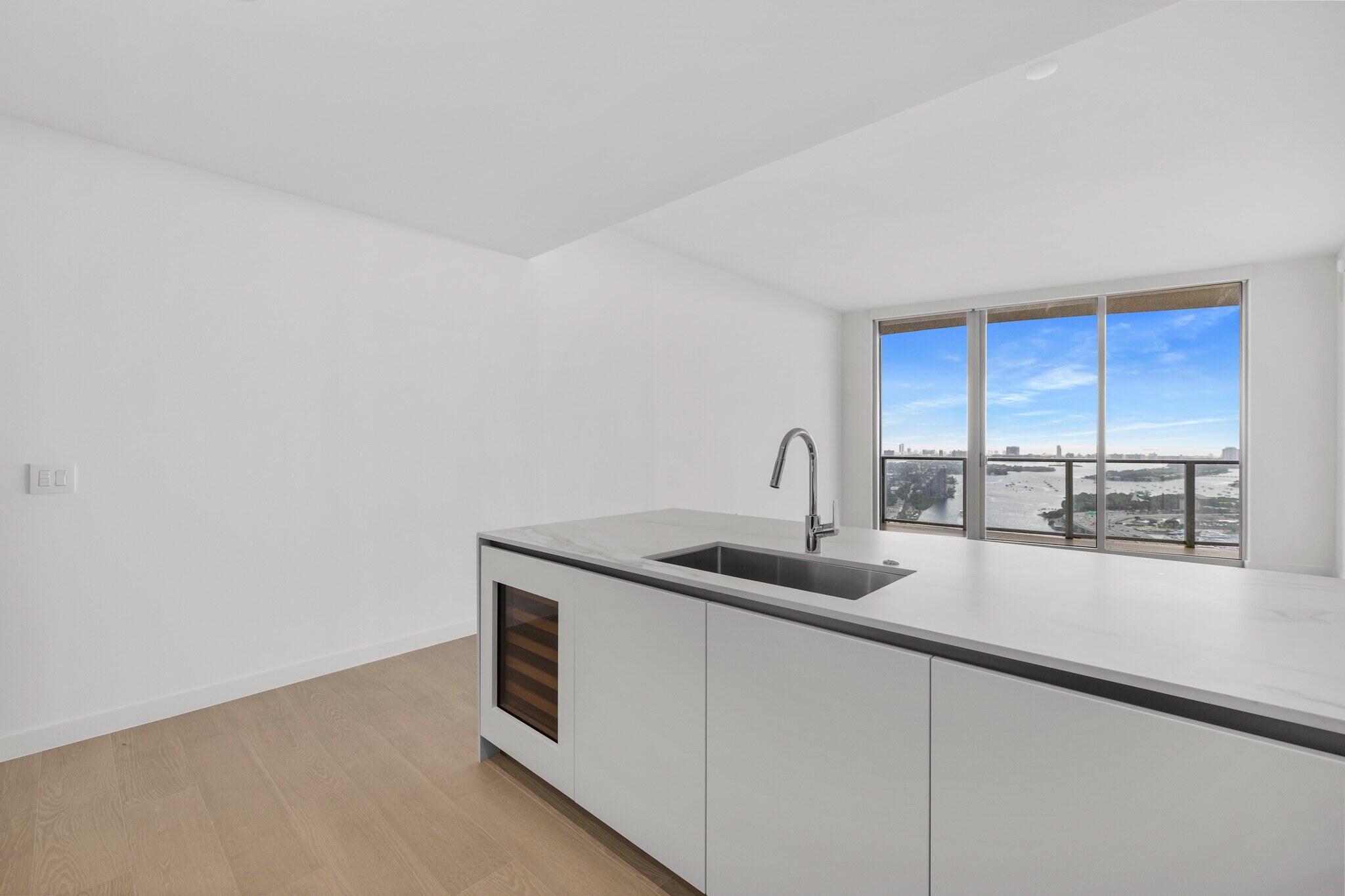 1400 Biscayne #4003, Miami FL 33132