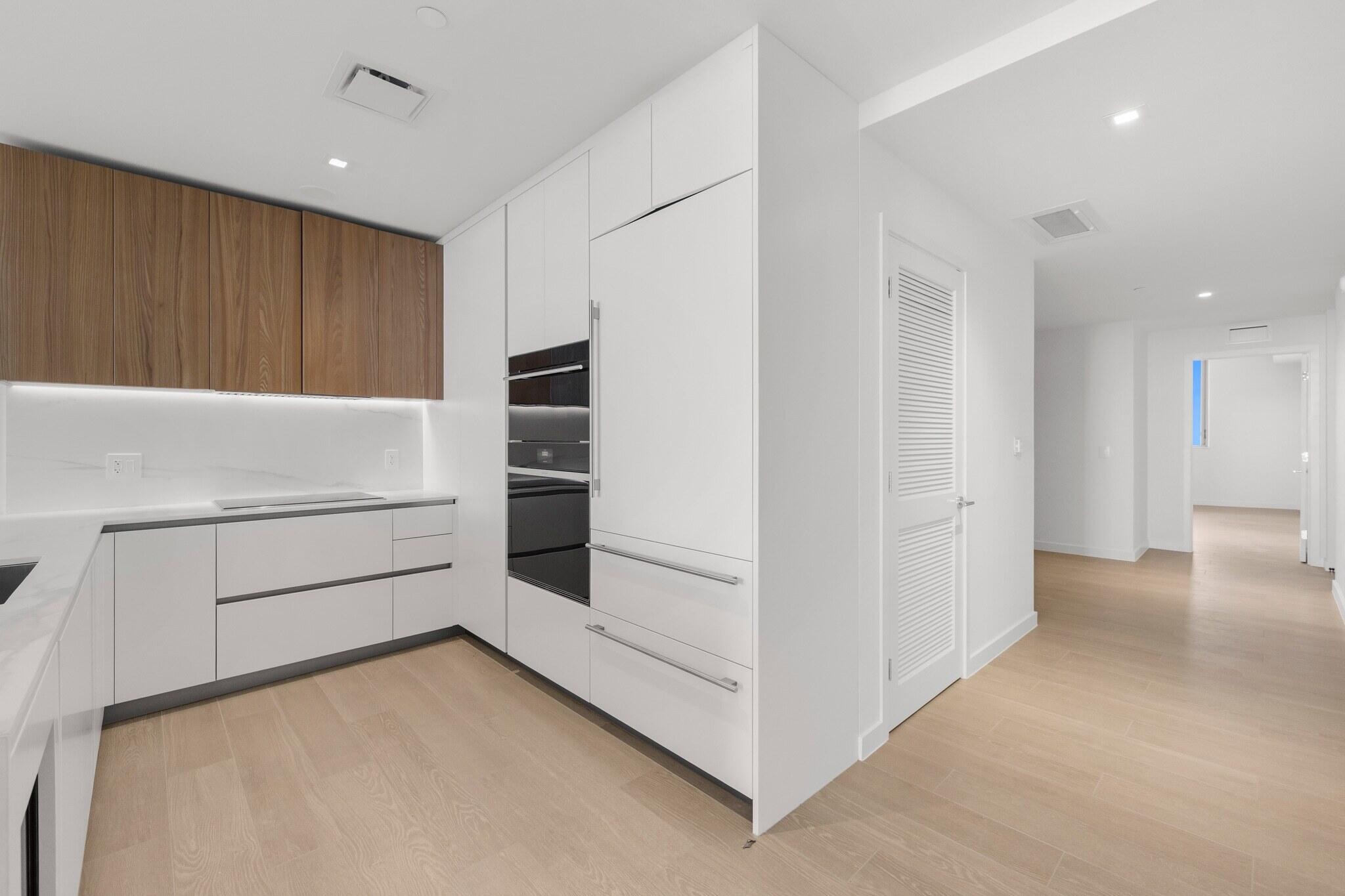 1400 Biscayne #4003, Miami FL 33132
