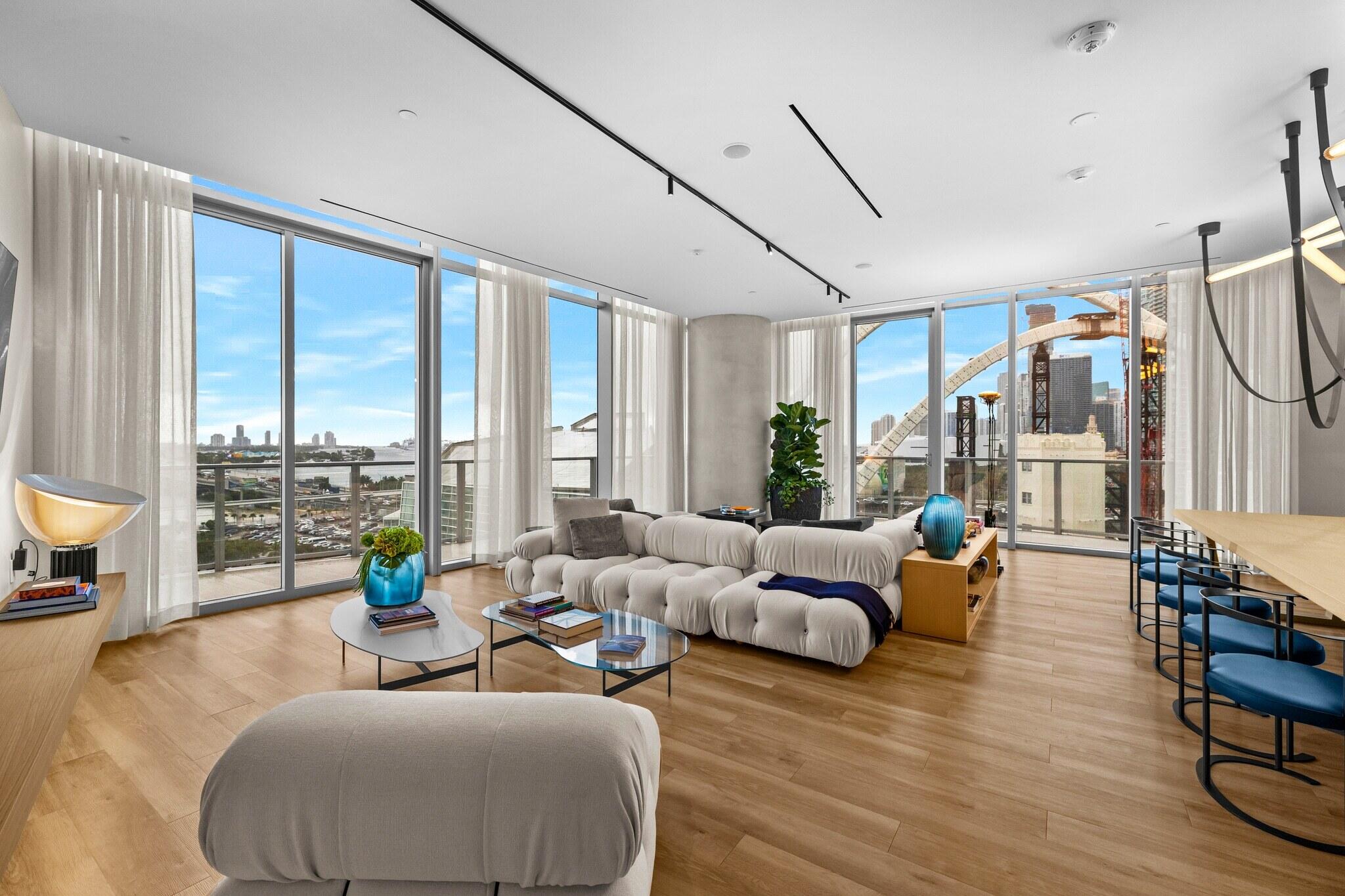 1400 Biscayne #4003, Miami FL 33132