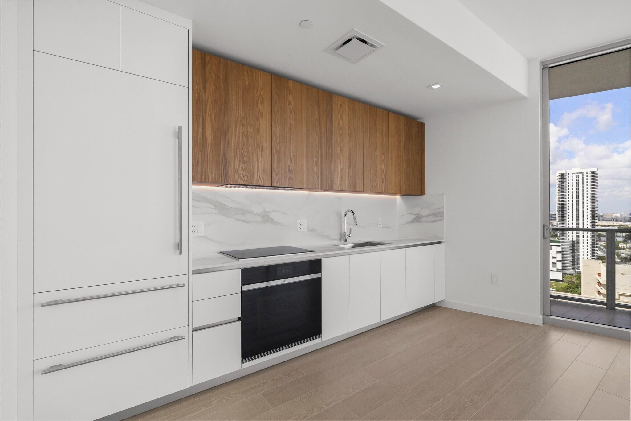 1400 Biscayne #2007, Miami FL 33132