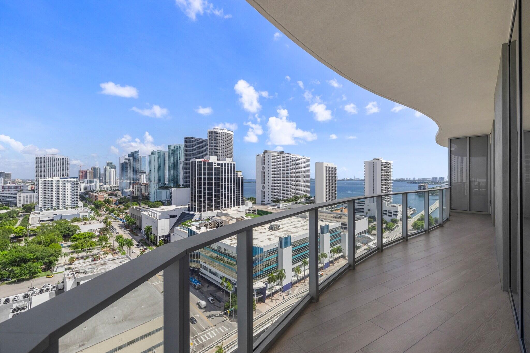 1400 Biscayne #2007, Miami FL 33132
