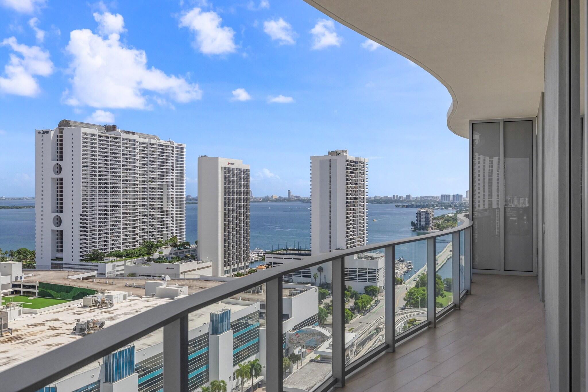 1400 Biscayne #2007, Miami FL 33132