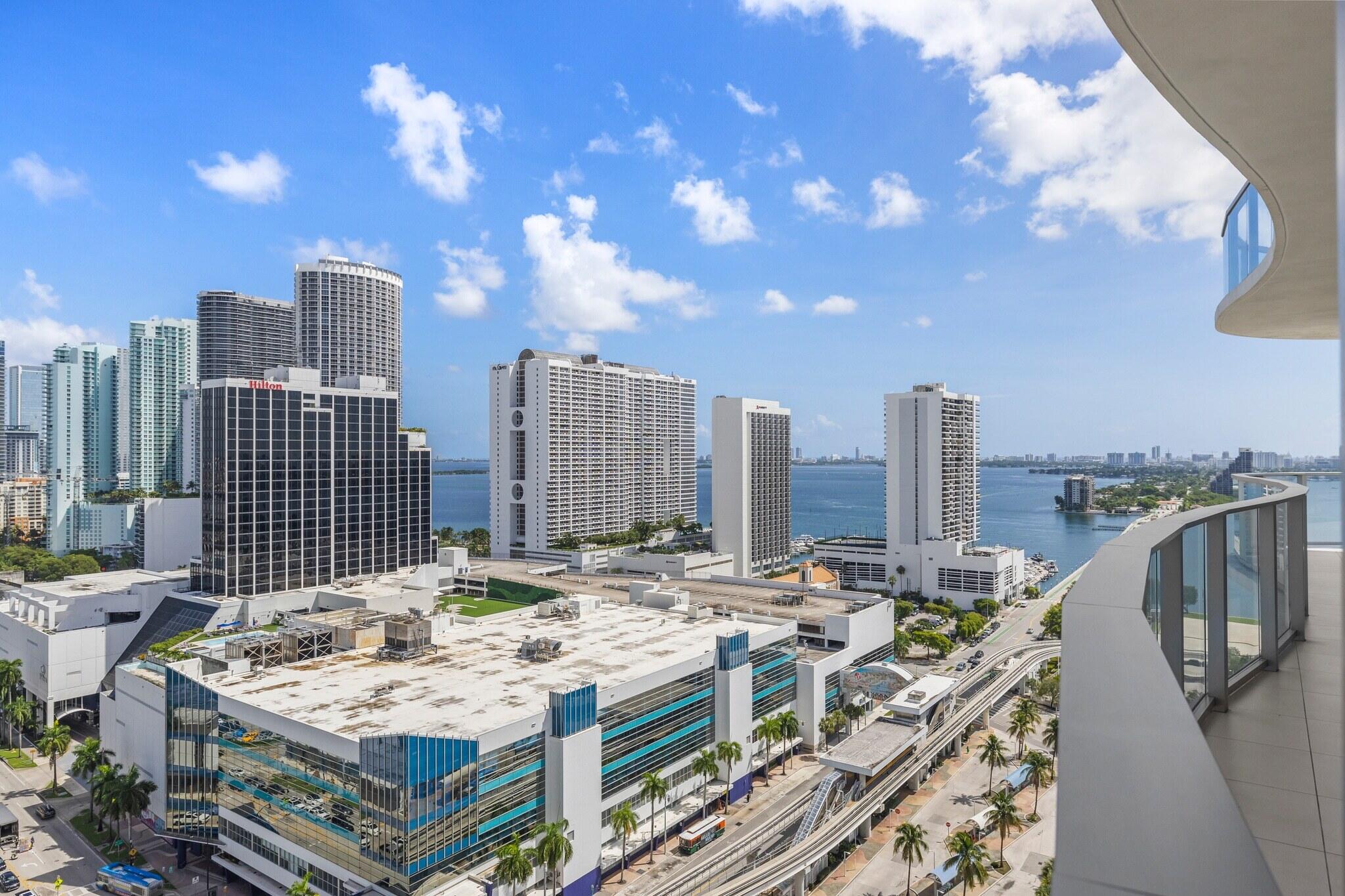 1400 Biscayne #2007, Miami FL 33132