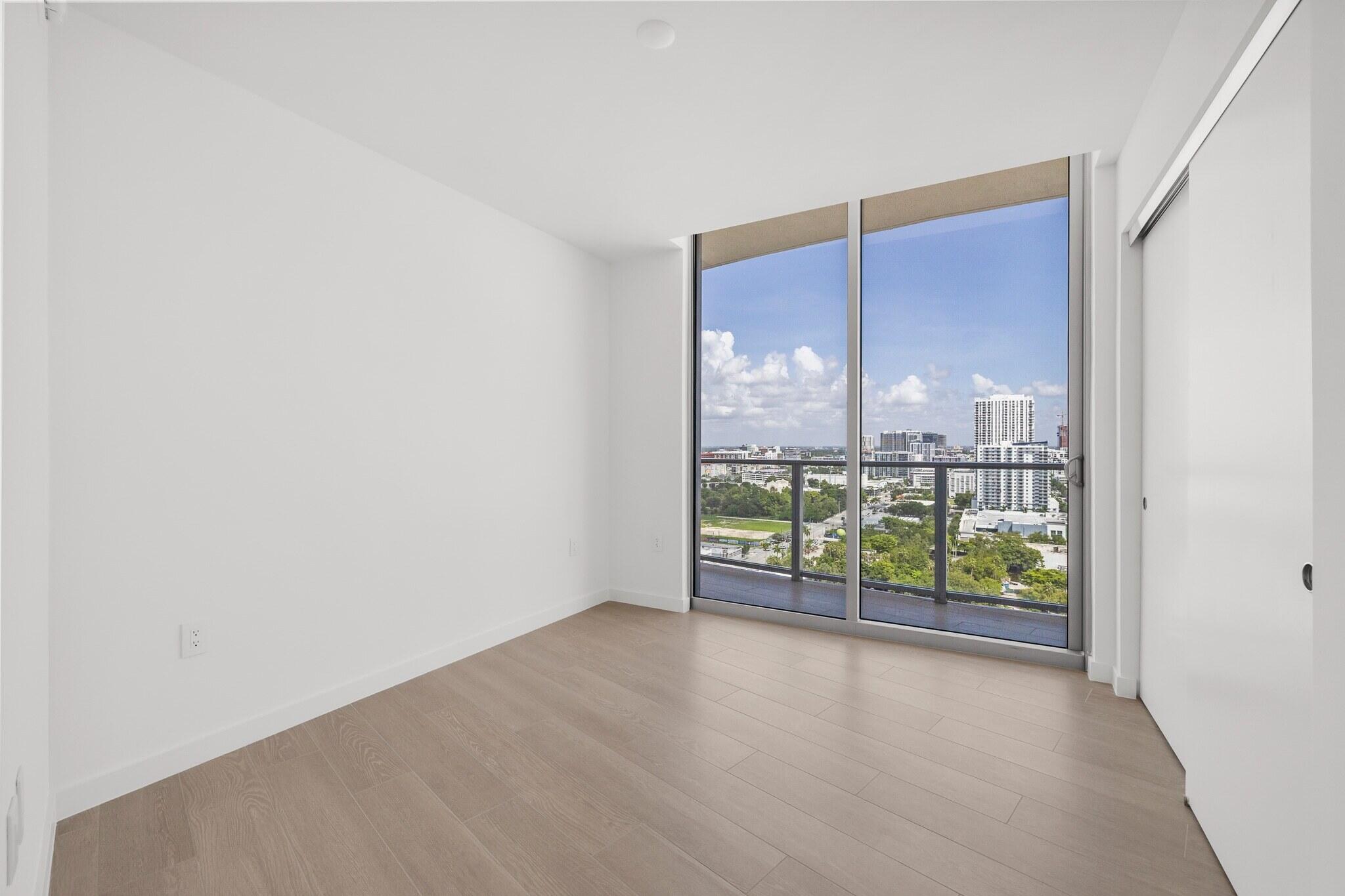 1400 Biscayne #2007, Miami FL 33132