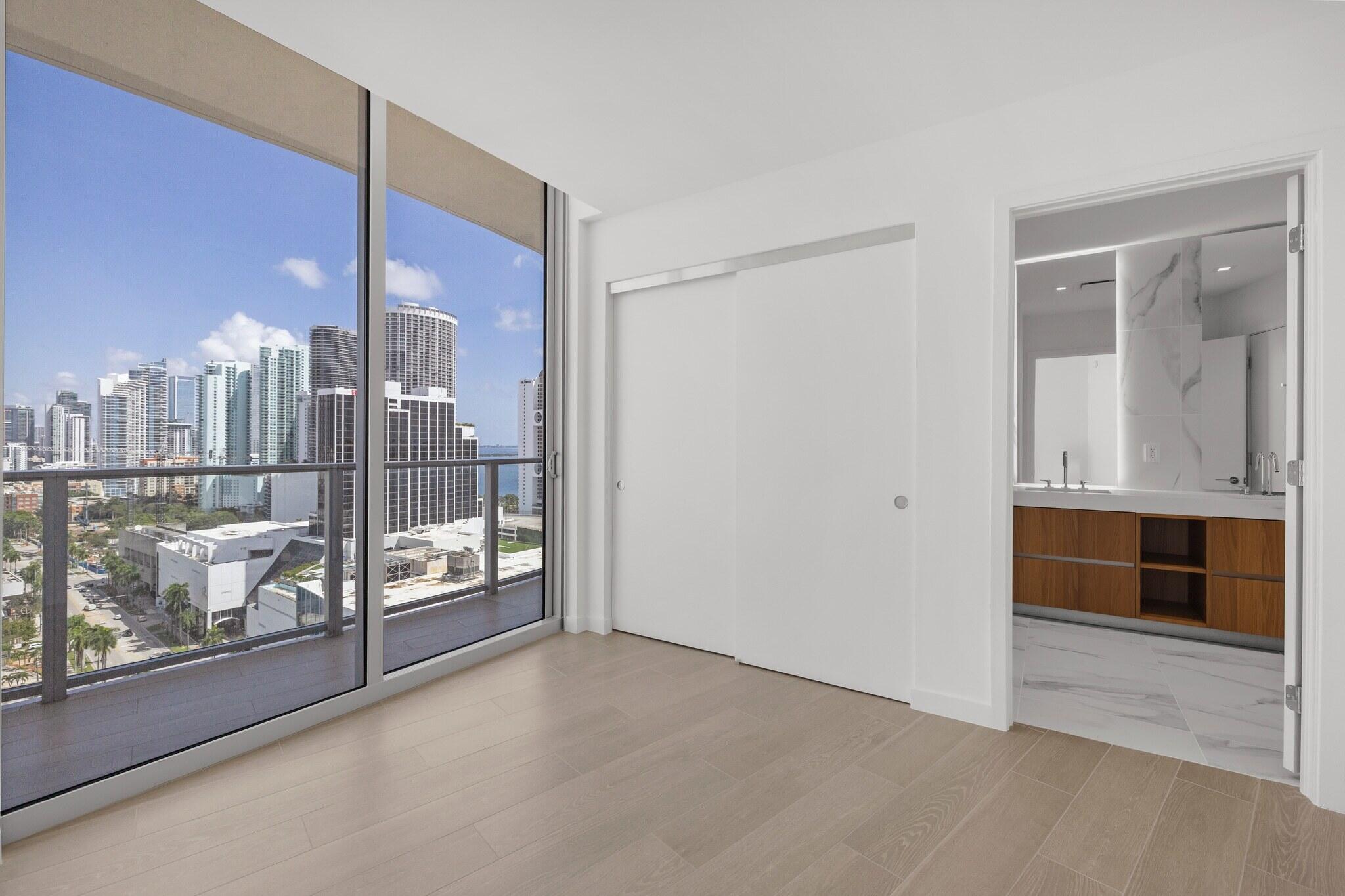 1400 Biscayne #2007, Miami FL 33132