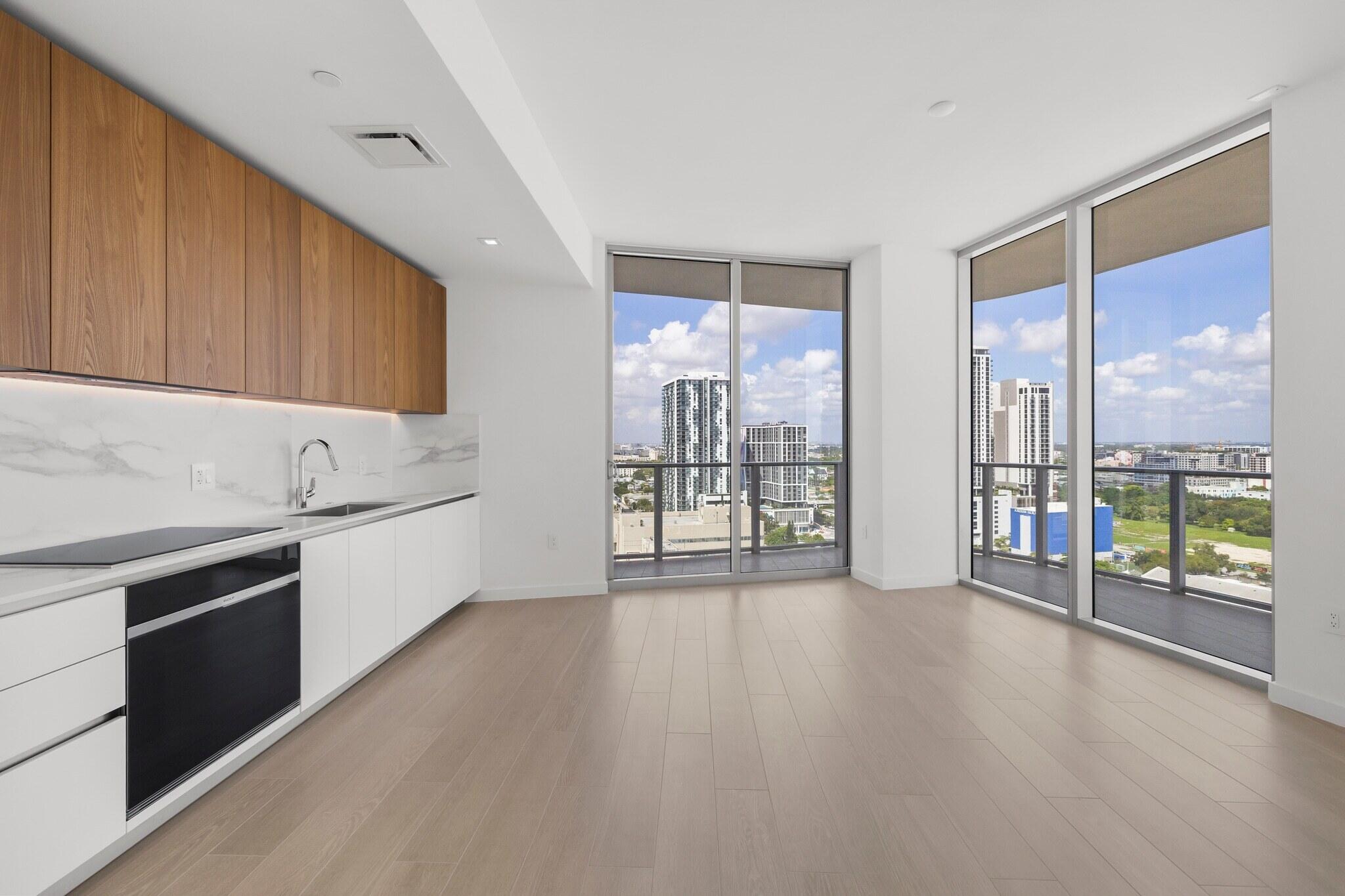 1400 Biscayne #2007, Miami FL 33132