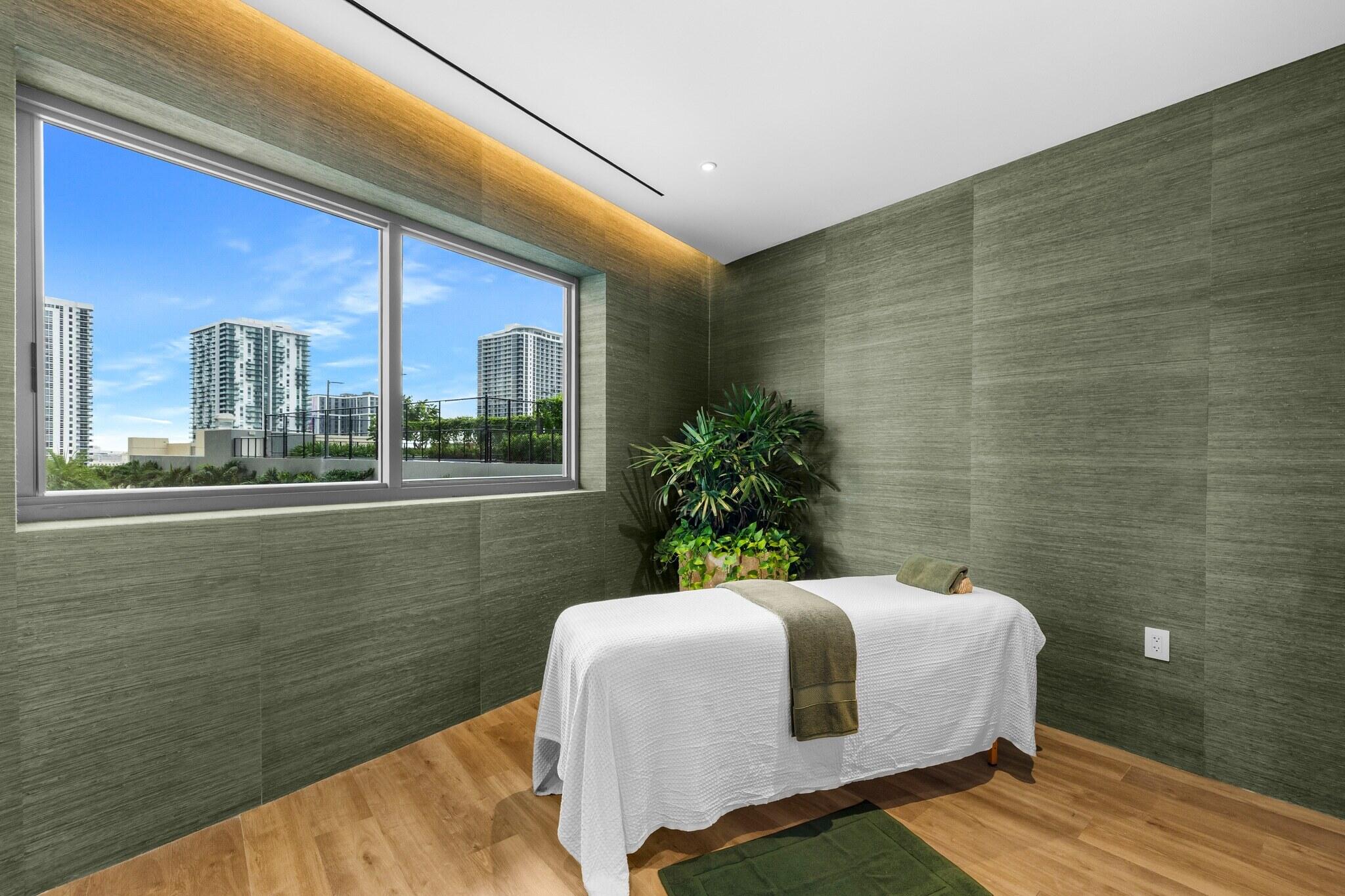 1400 Biscayne #2007, Miami FL 33132