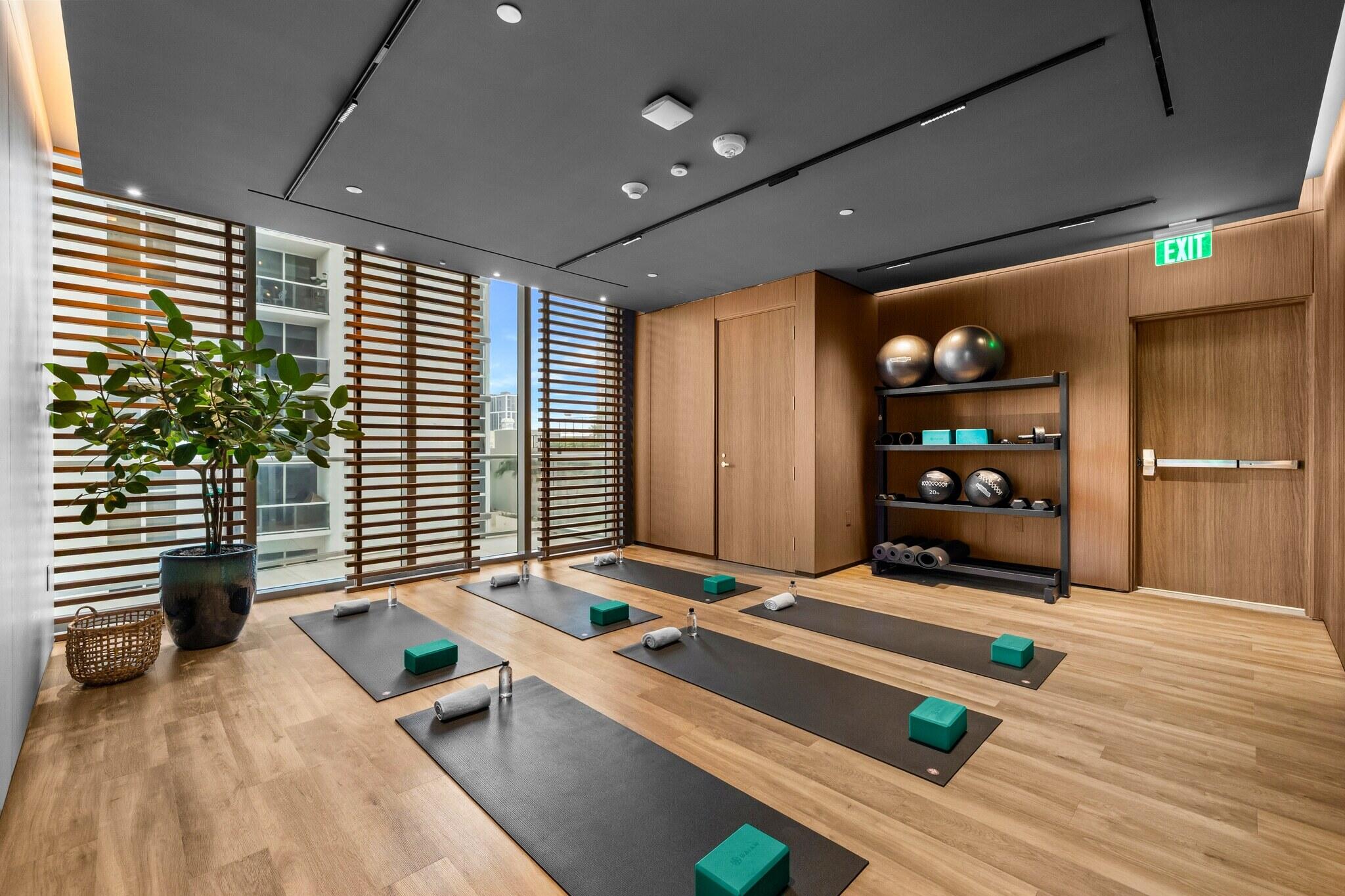1400 Biscayne #2007, Miami FL 33132