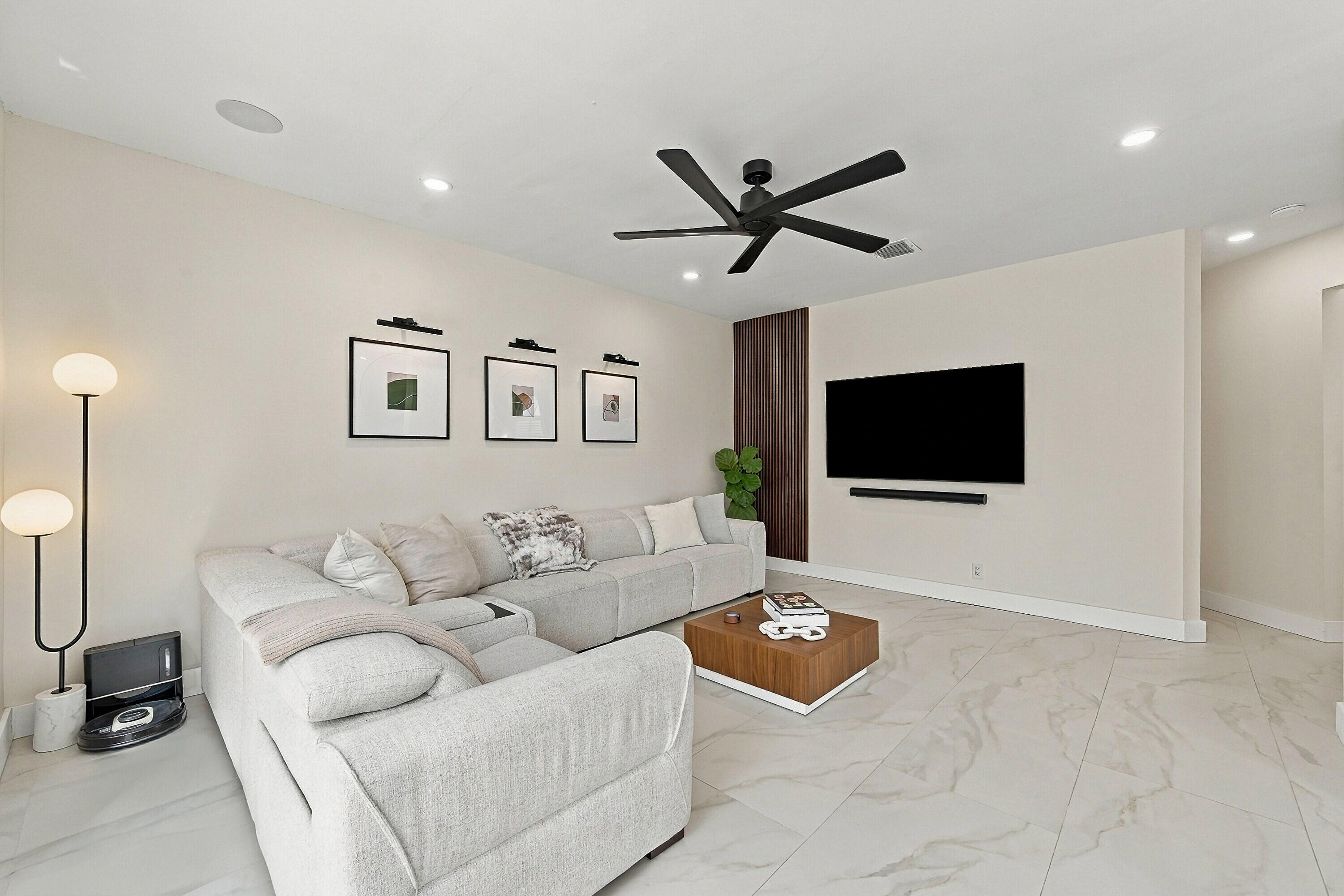 7550 NORMANDE, Margate FL 33063