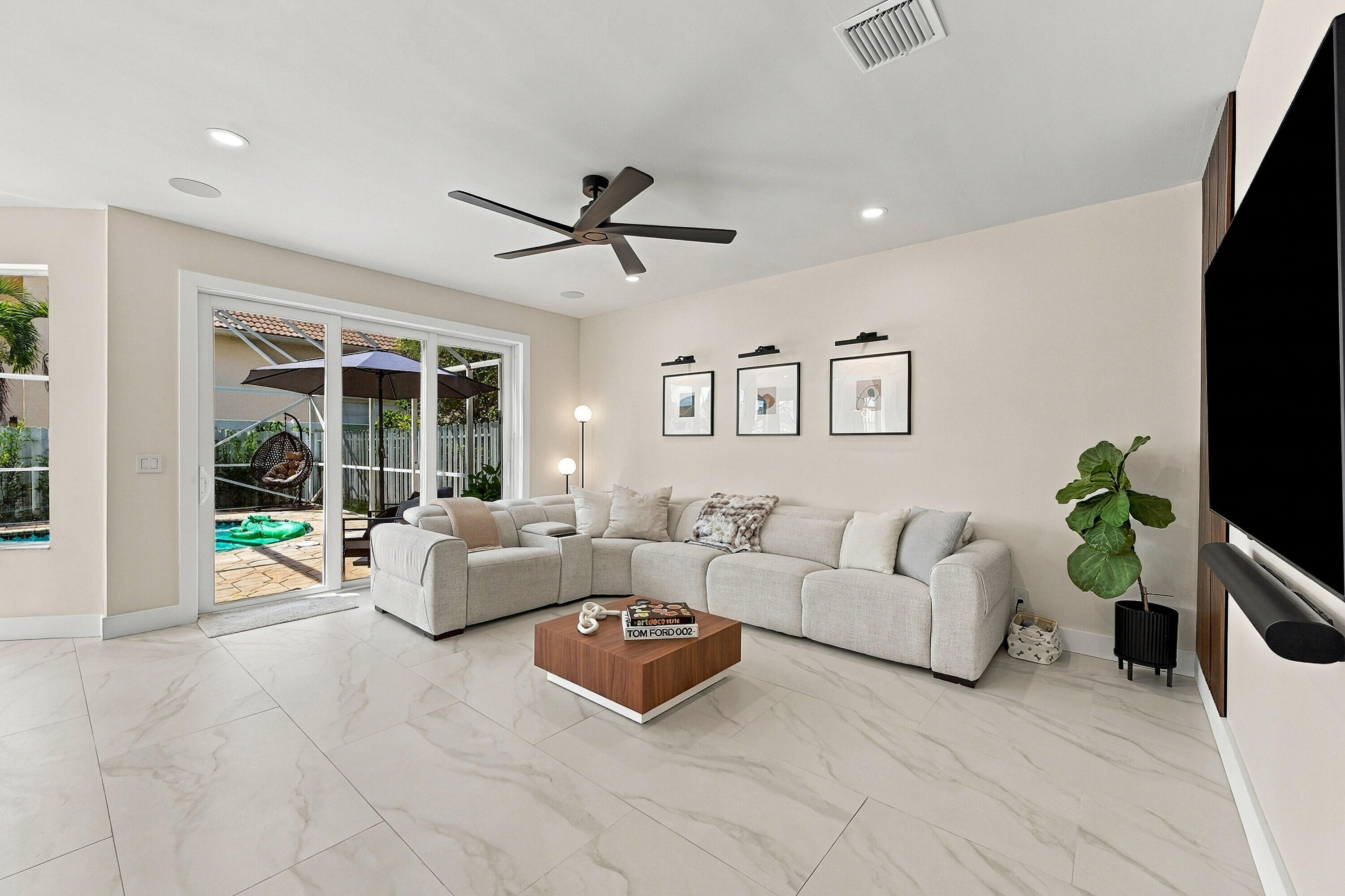 7550 NORMANDE, Margate FL 33063