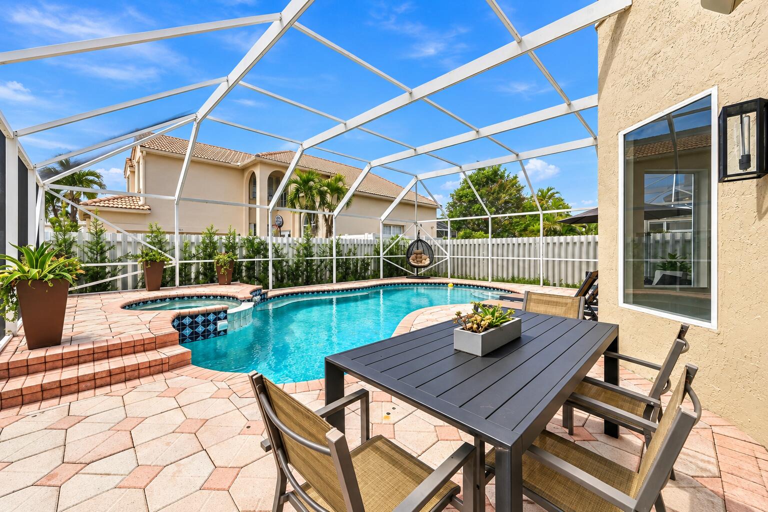 7550 NORMANDE, Margate FL 33063