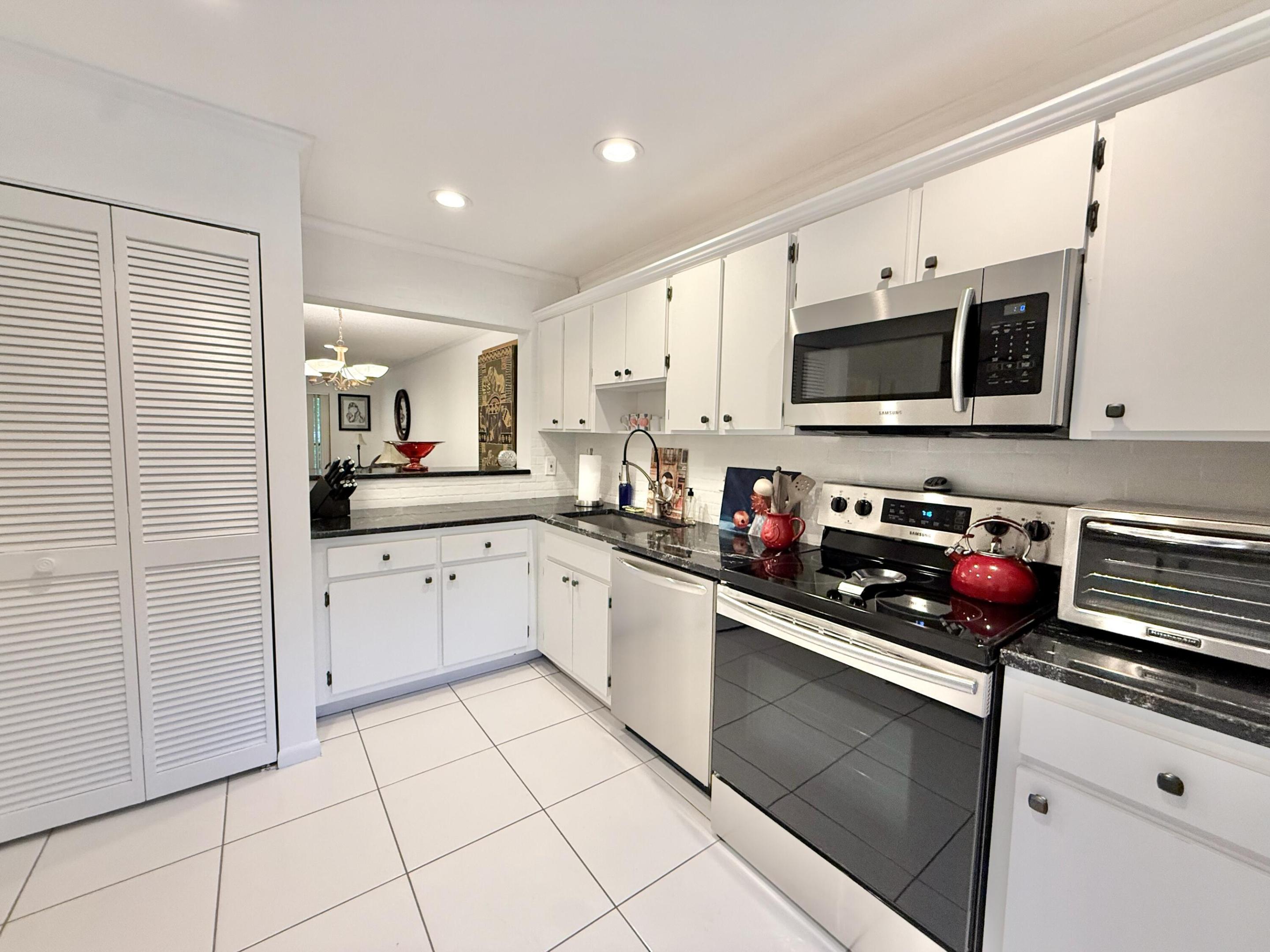 31 STRATFORD #D, Boynton Beach FL 33436