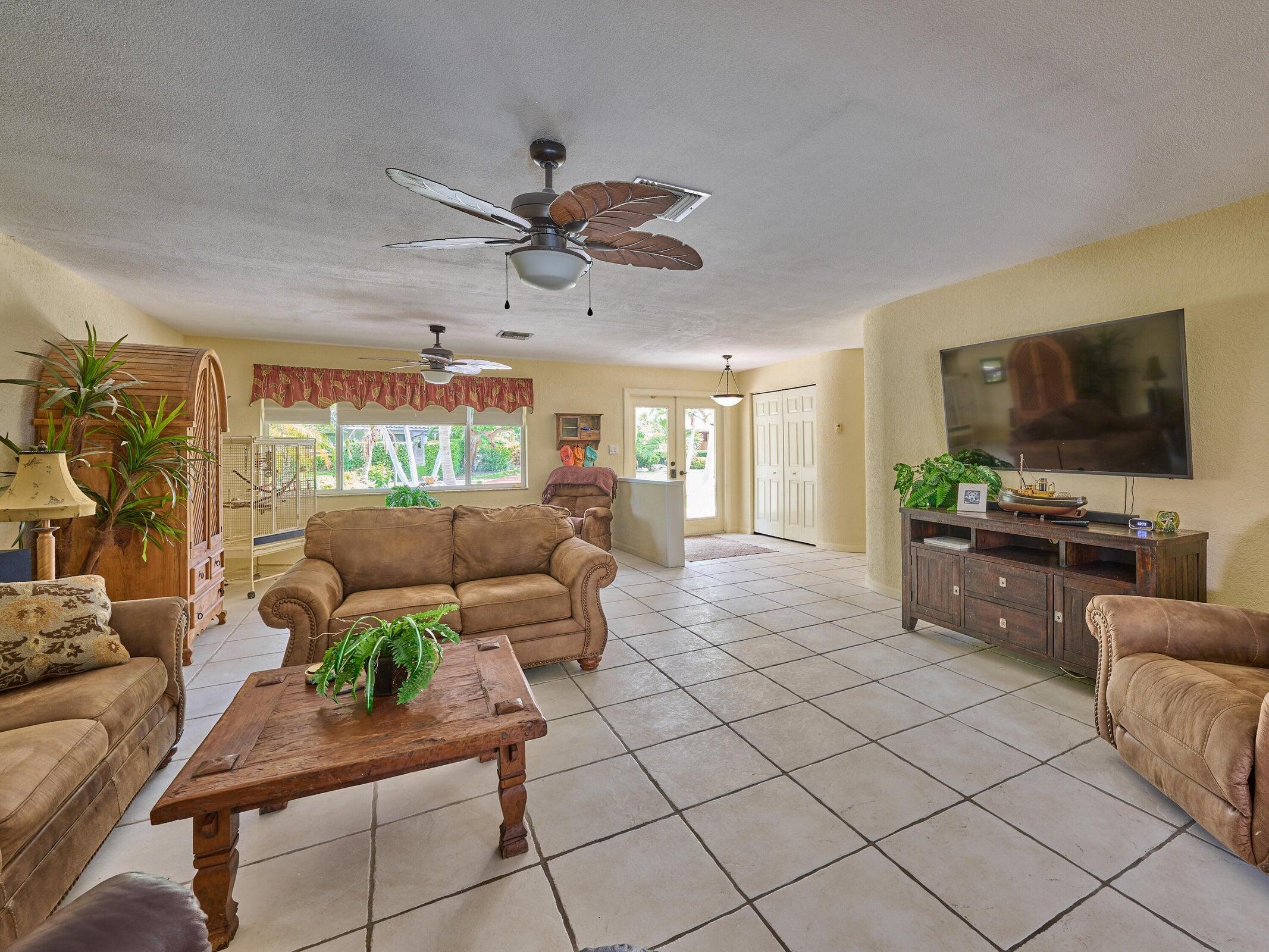 2810 NE 48th, Lighthouse Point FL 33064
