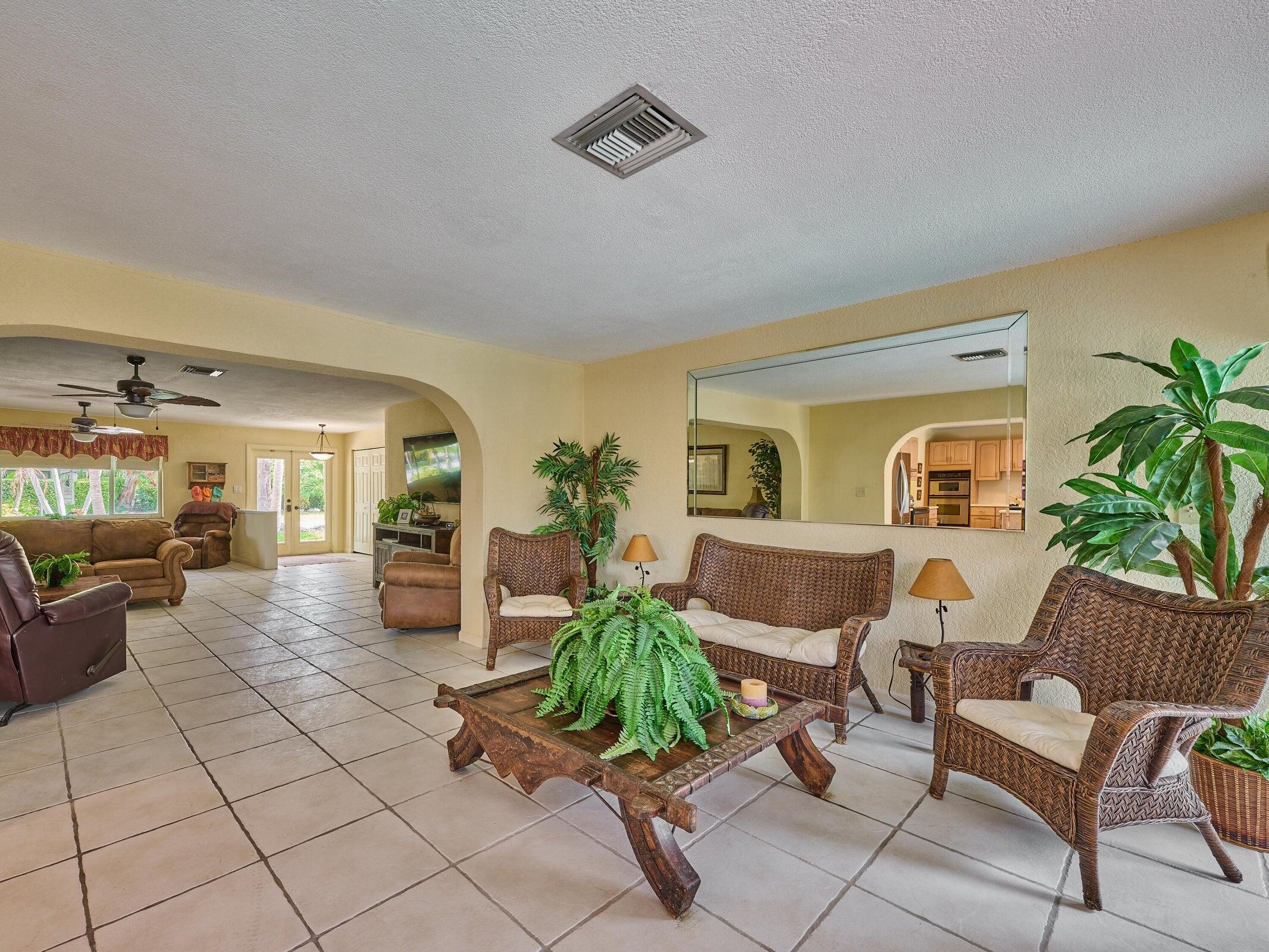 2810 NE 48th, Lighthouse Point FL 33064