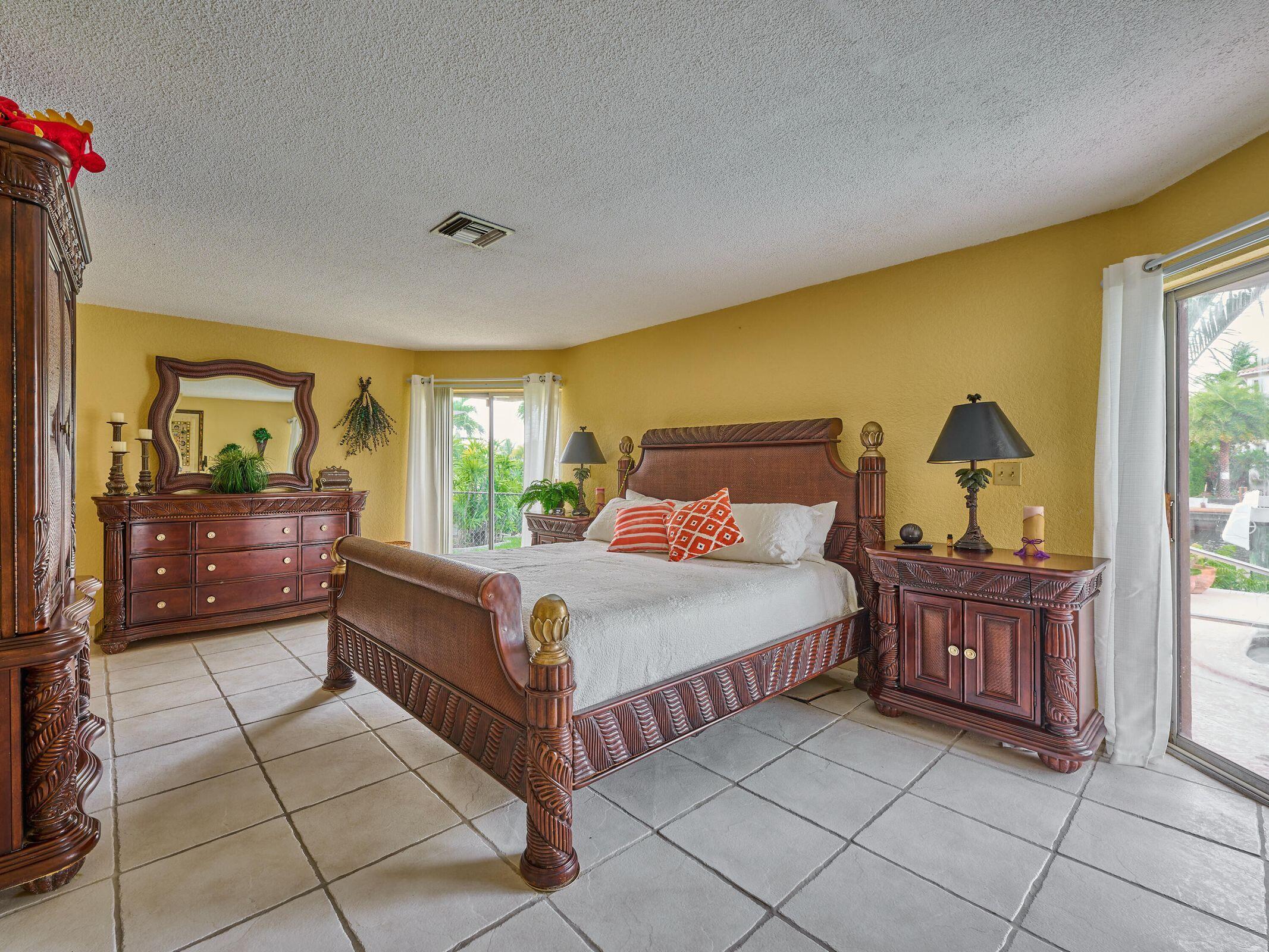 2810 NE 48th, Lighthouse Point FL 33064