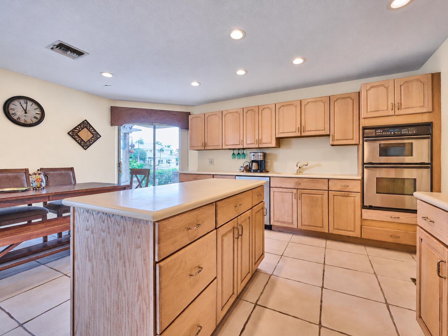 2810 NE 48th, Lighthouse Point FL 33064