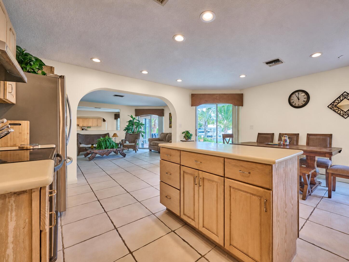 2810 NE 48th, Lighthouse Point FL 33064