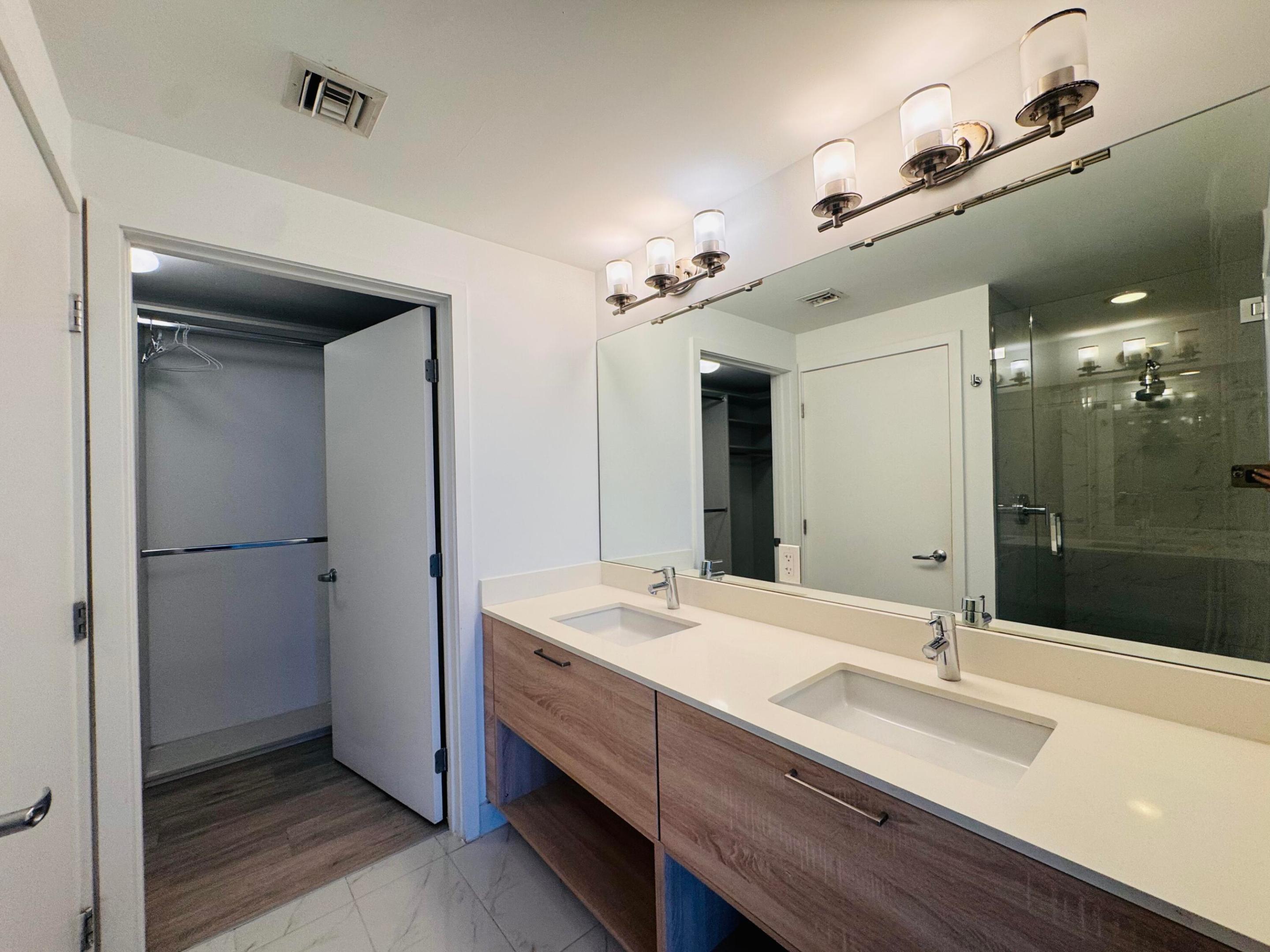 16385 BISCAYNE #1204, North Miami Beach FL 33160