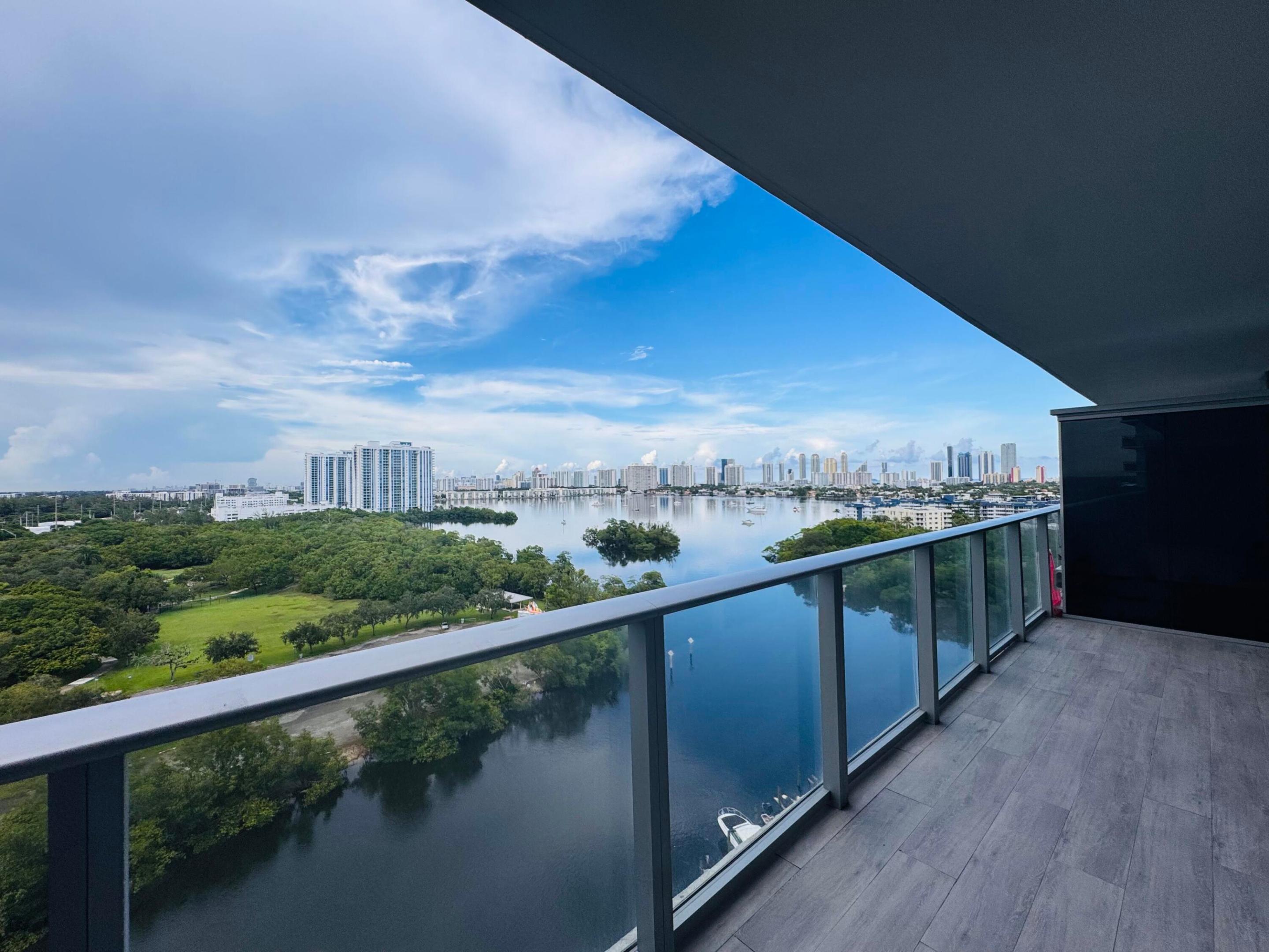 16385 BISCAYNE #1204, North Miami Beach FL 33160