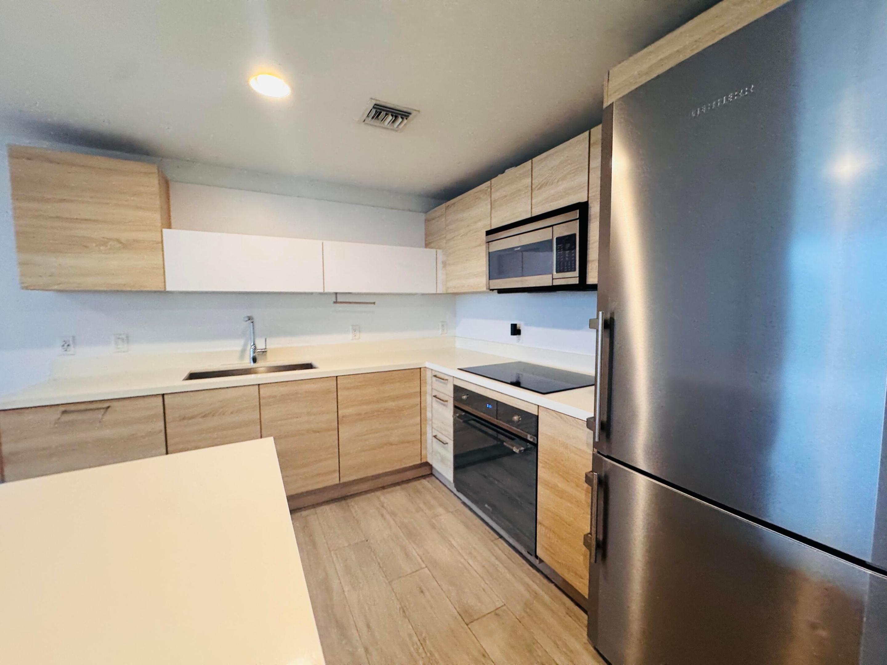 16385 BISCAYNE #1204, North Miami Beach FL 33160