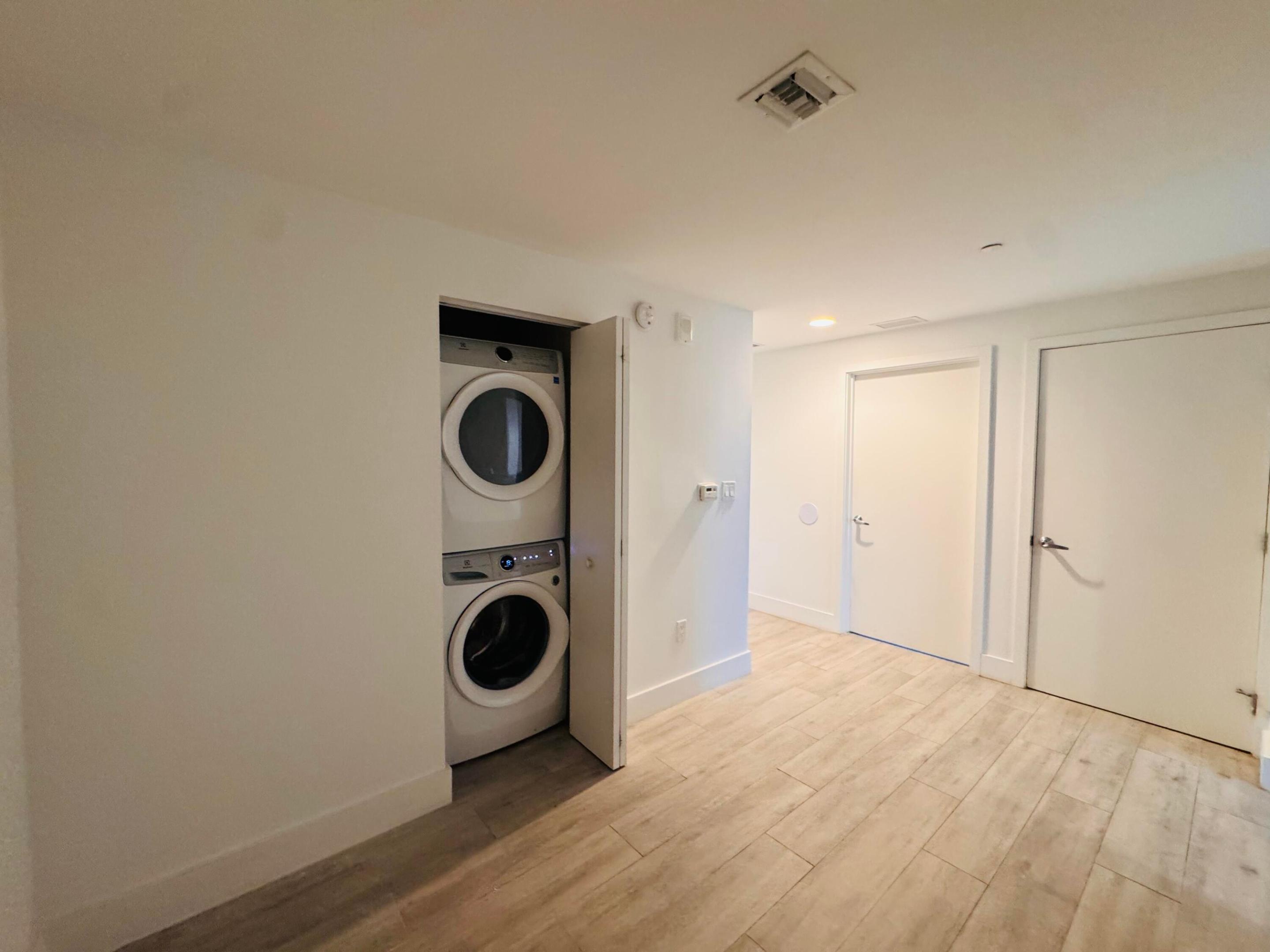 16385 BISCAYNE #1204, North Miami Beach FL 33160