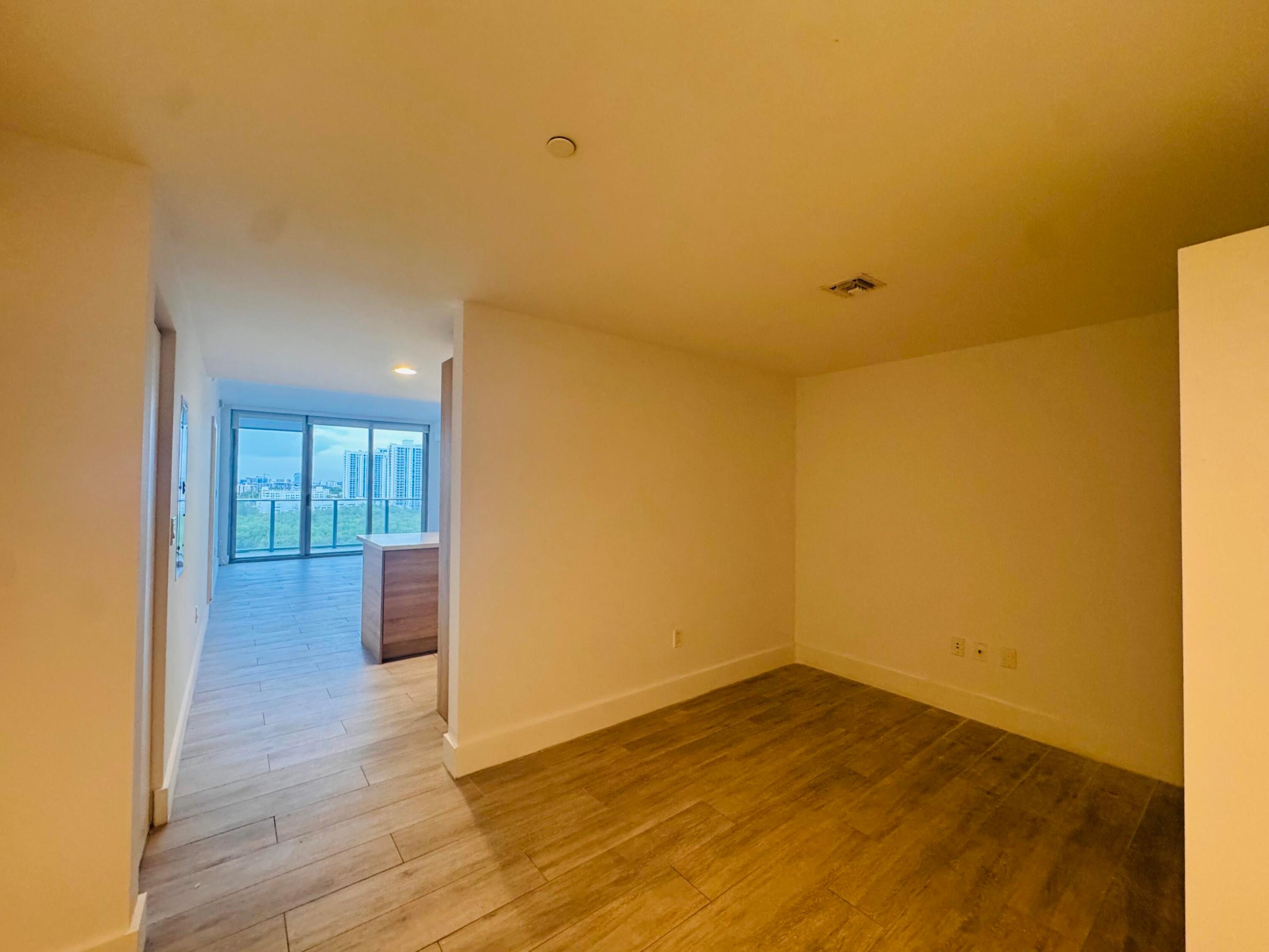 16385 BISCAYNE #1204, North Miami Beach FL 33160