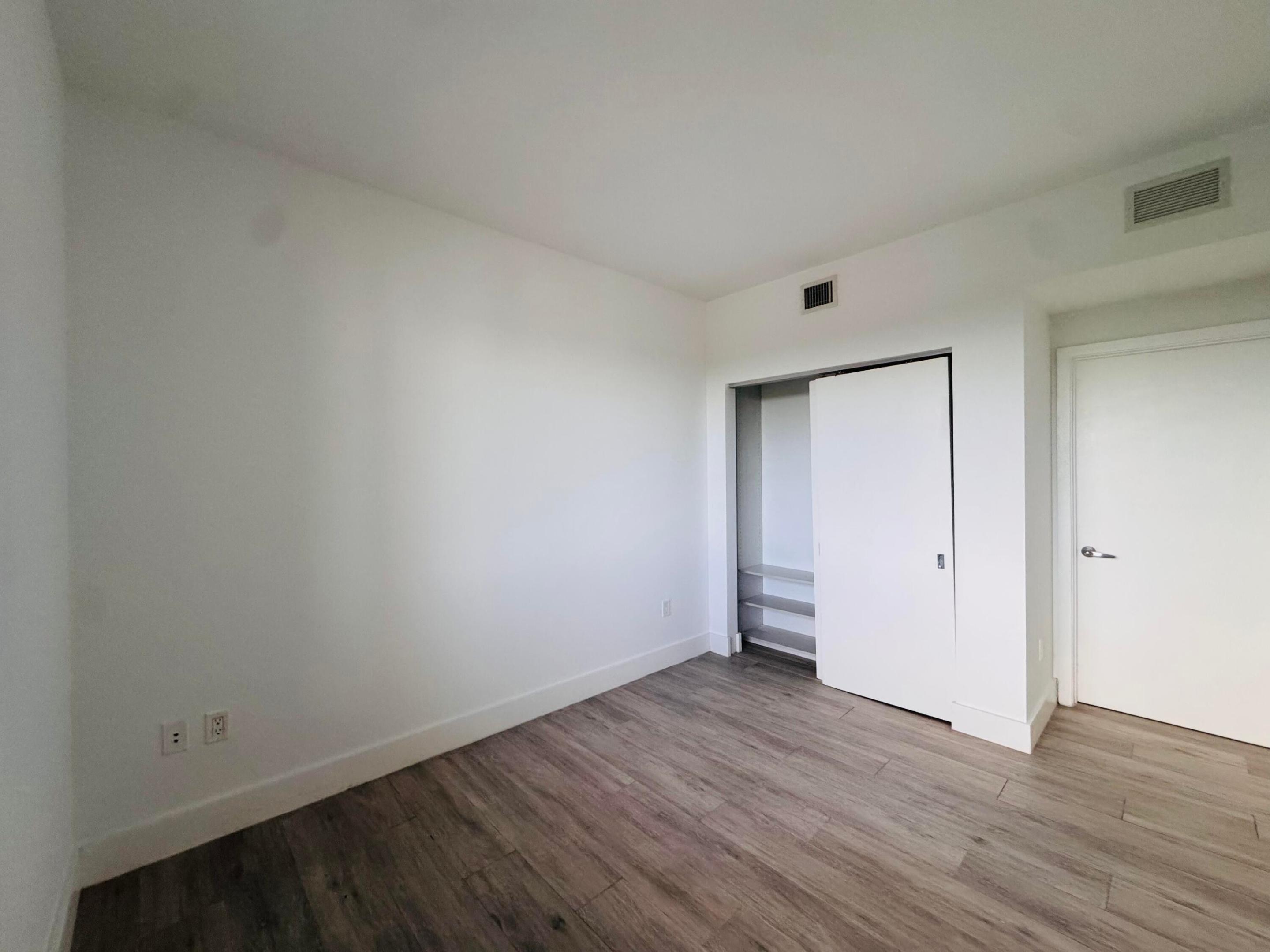 16385 BISCAYNE #1204, North Miami Beach FL 33160