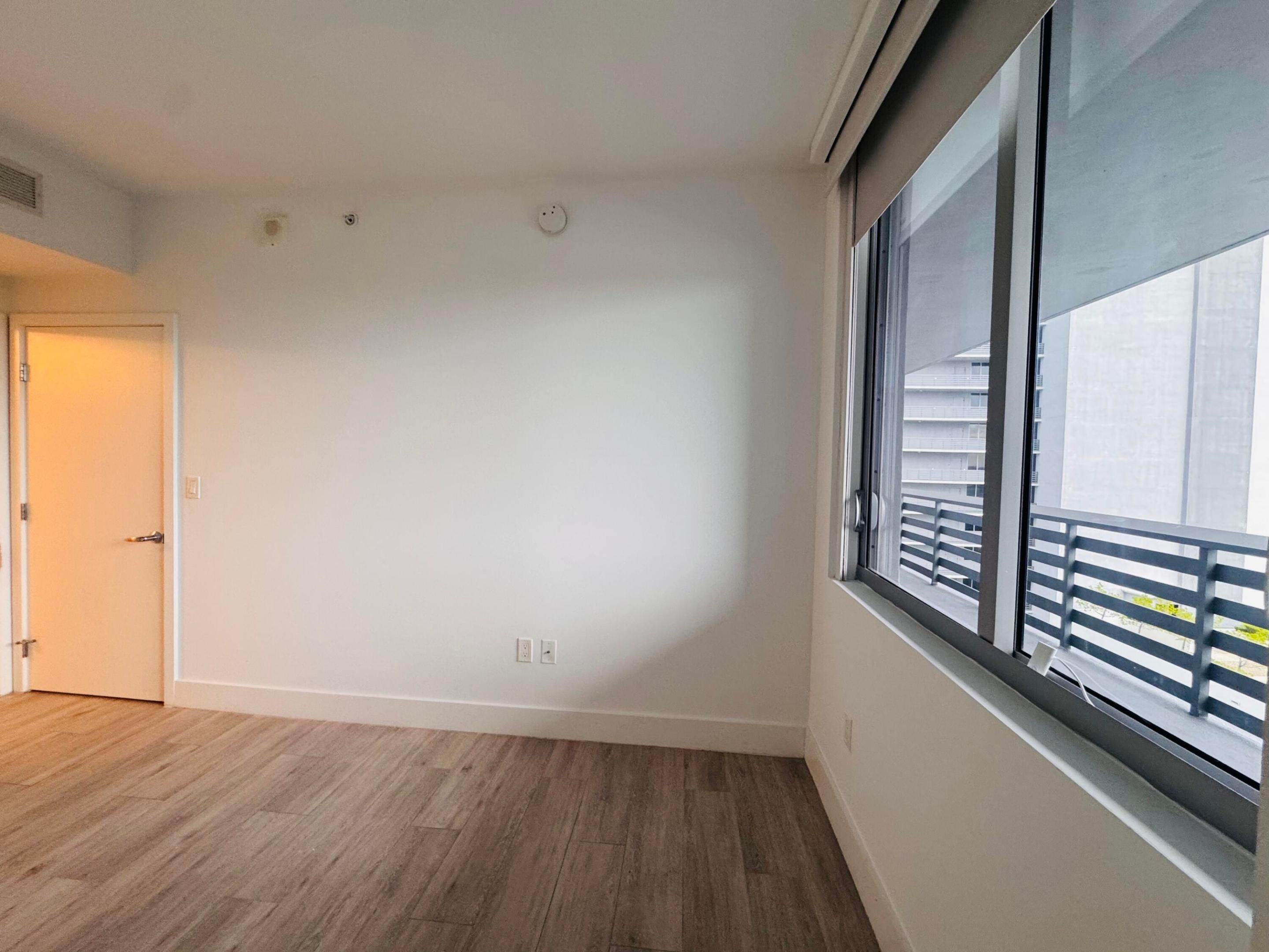 16385 BISCAYNE #1204, North Miami Beach FL 33160