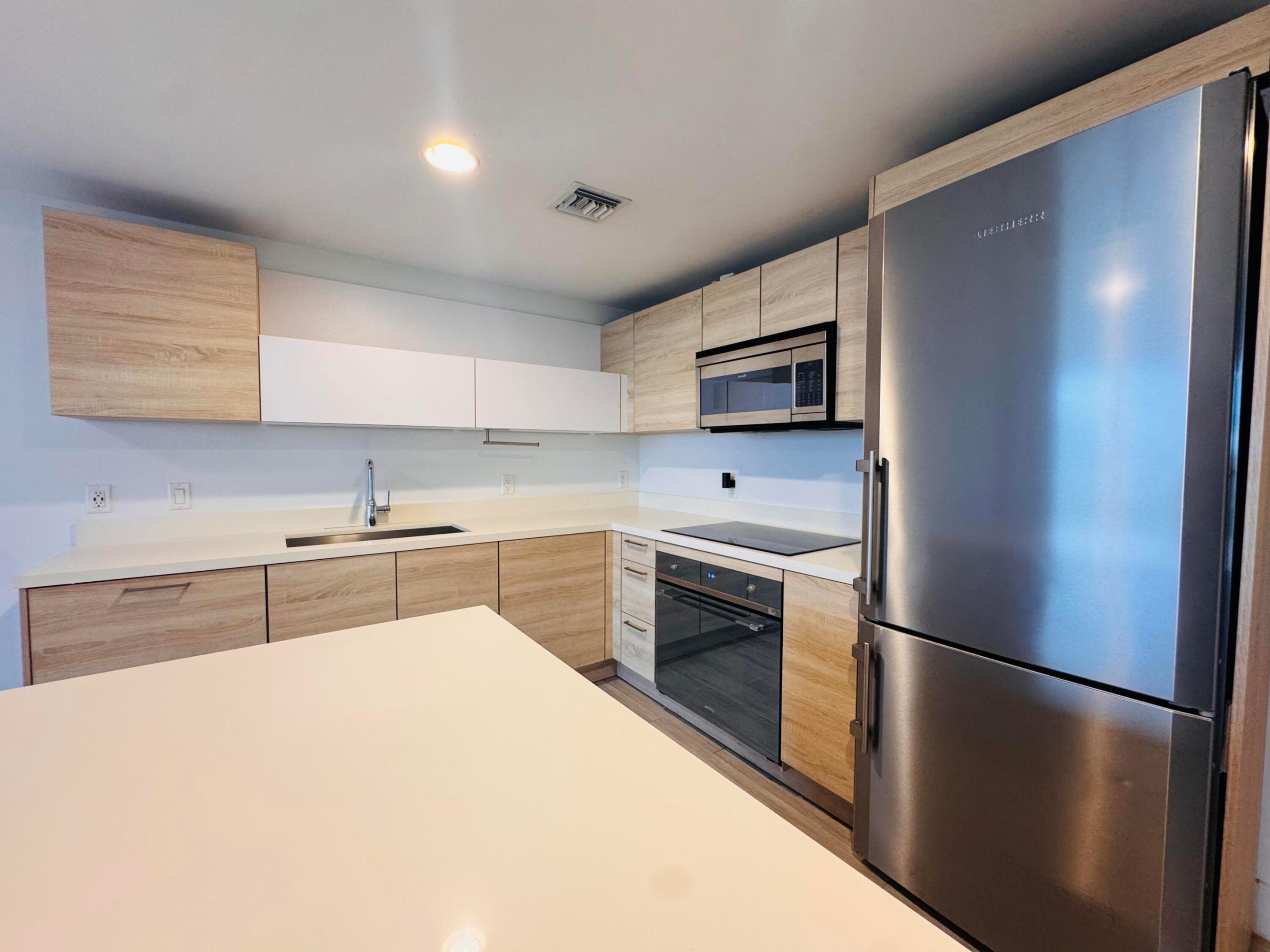 16385 BISCAYNE #1204, North Miami Beach FL 33160