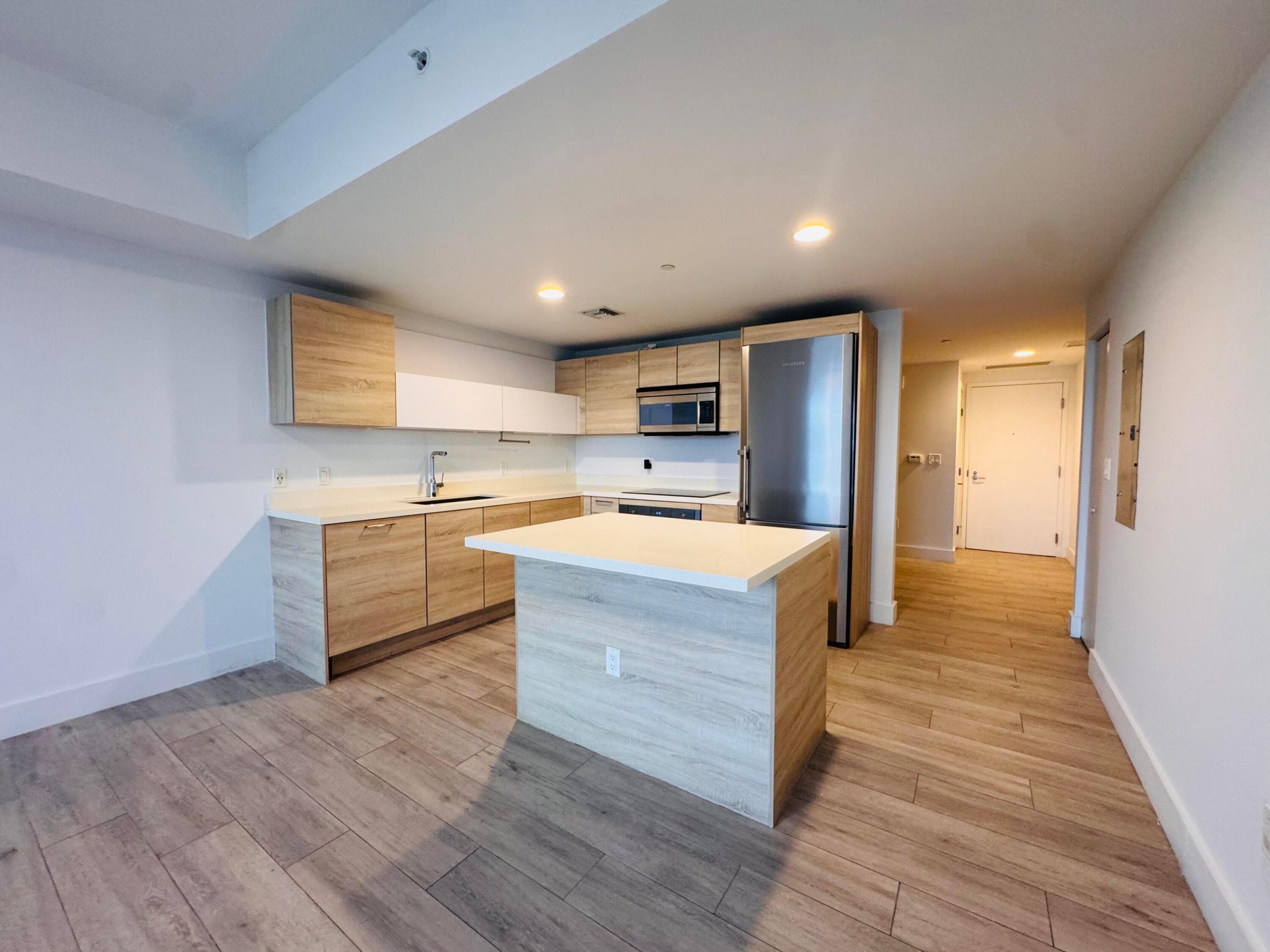 16385 BISCAYNE #1204, North Miami Beach FL 33160