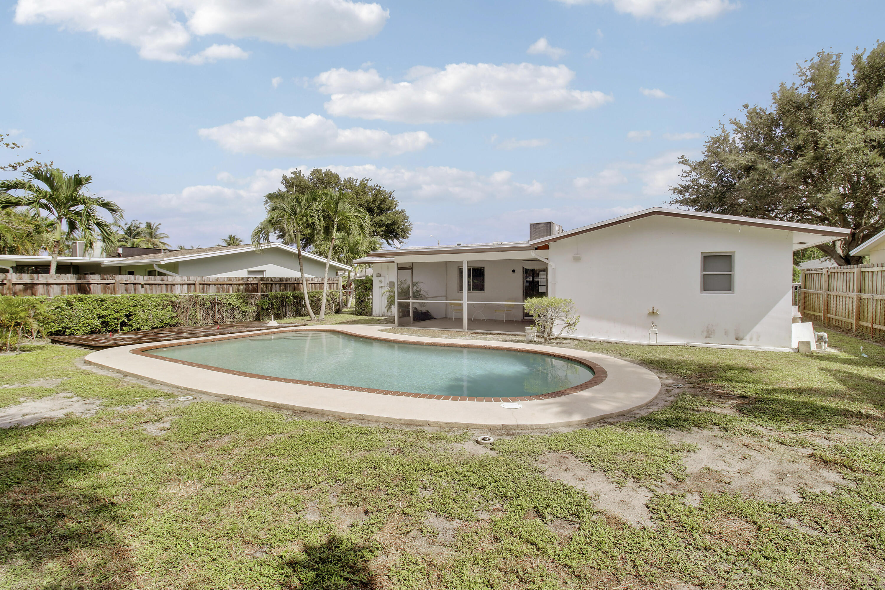 313 BALSAM, Palm Beach Gardens FL 33410