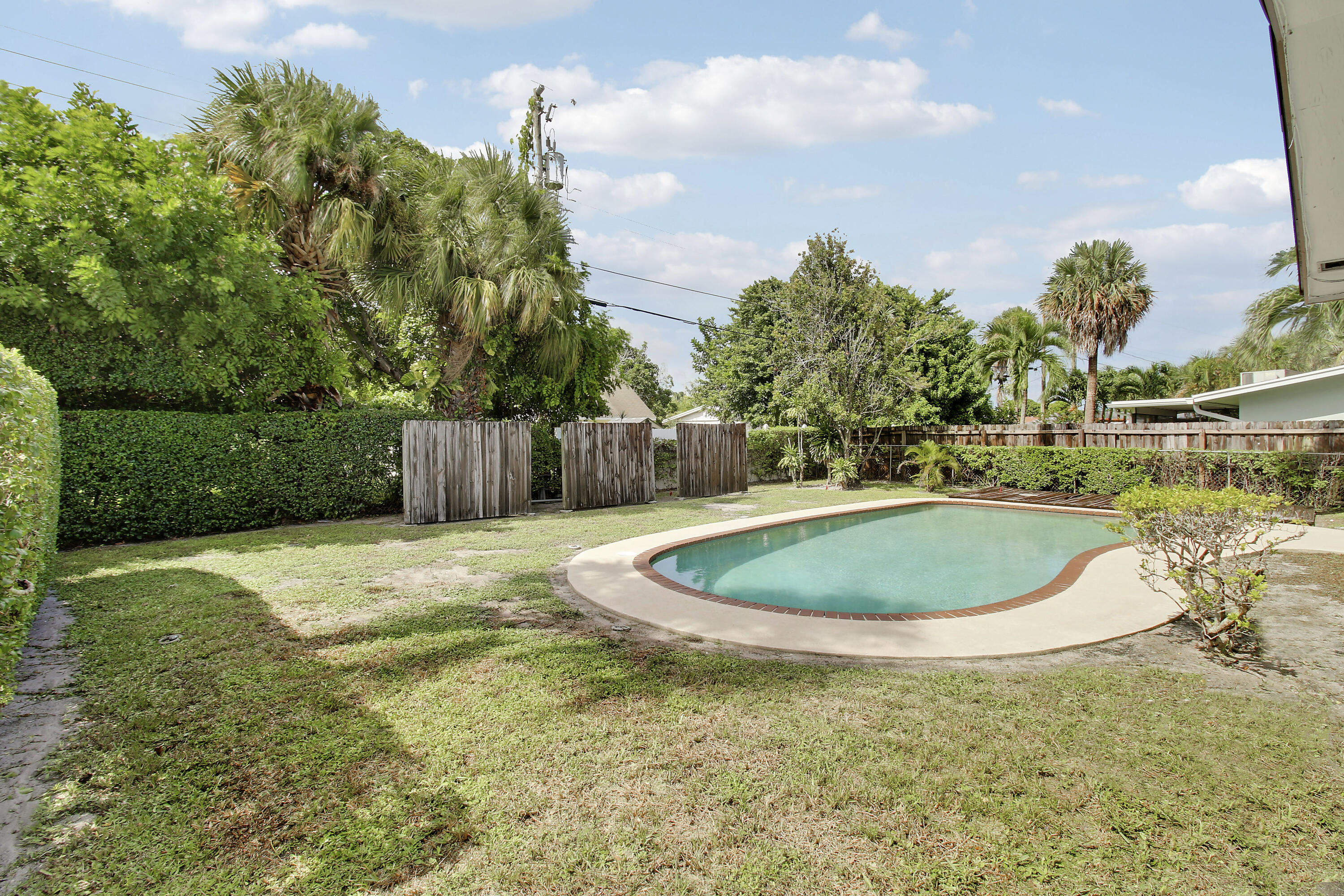 313 BALSAM, Palm Beach Gardens FL 33410