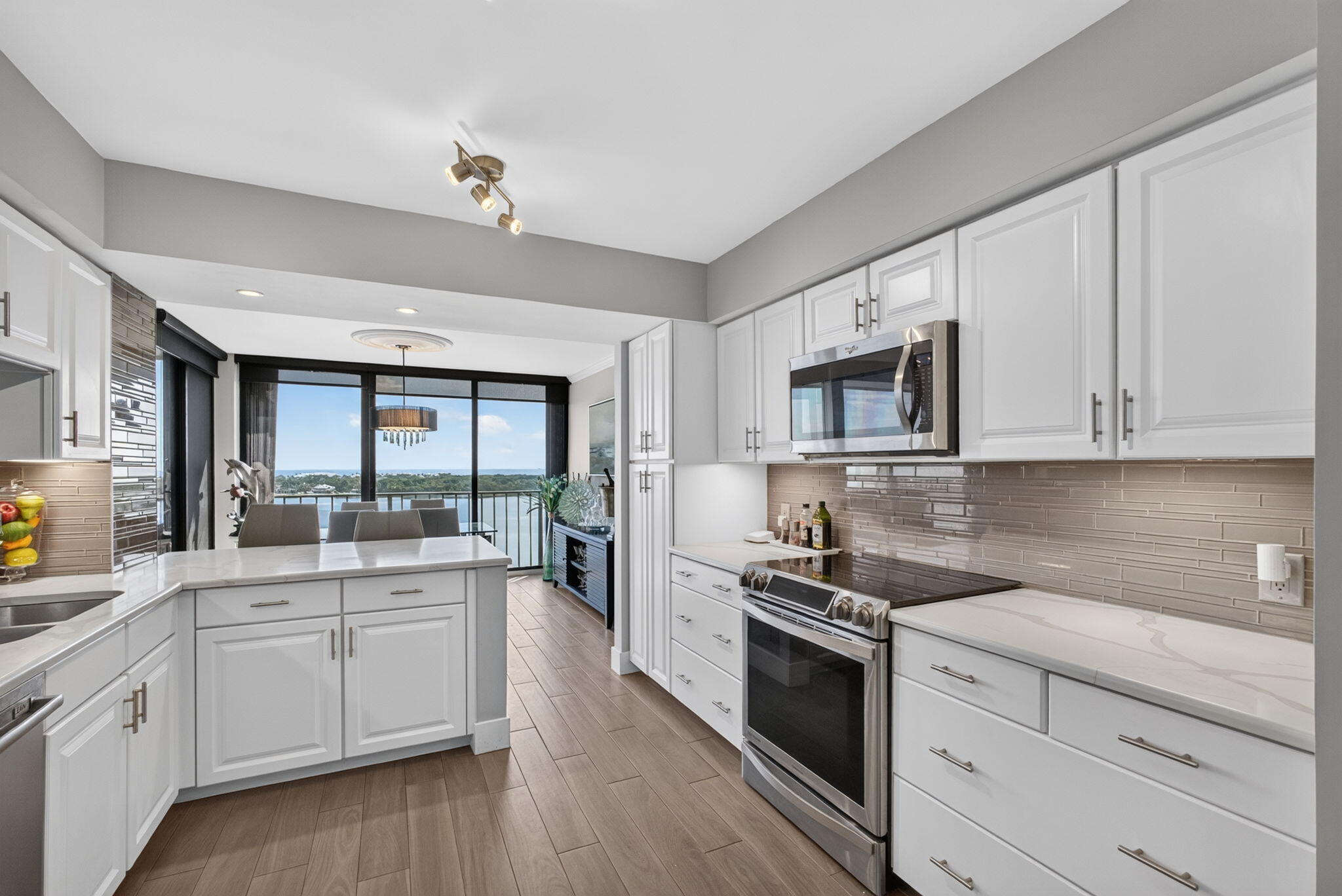 126 LAKESHORE #1125, North Palm Beach FL 33408