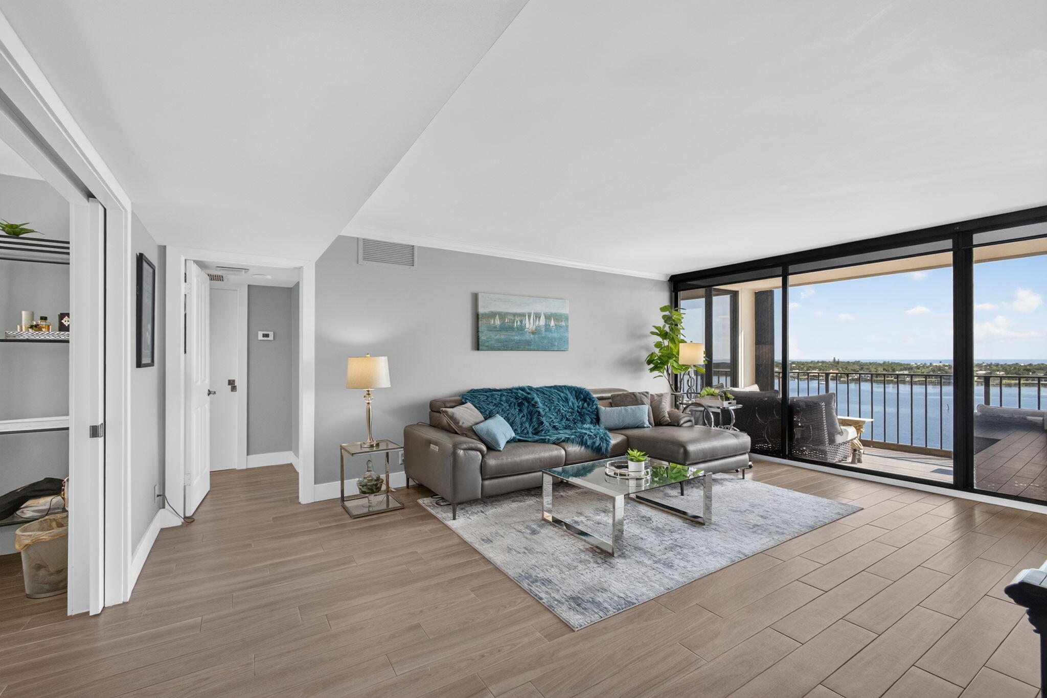 126 LAKESHORE #1125, North Palm Beach FL 33408