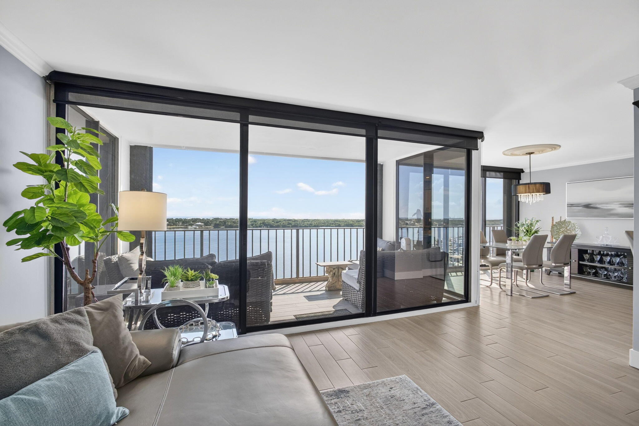 126 LAKESHORE #1125, North Palm Beach FL 33408