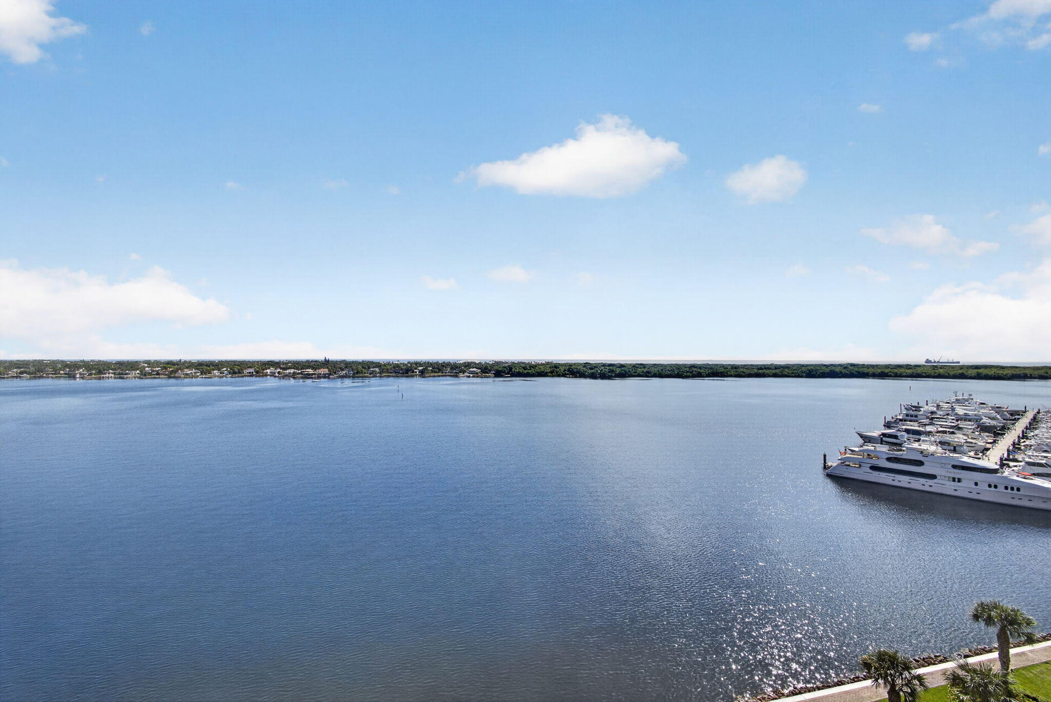 126 LAKESHORE #1125, North Palm Beach FL 33408