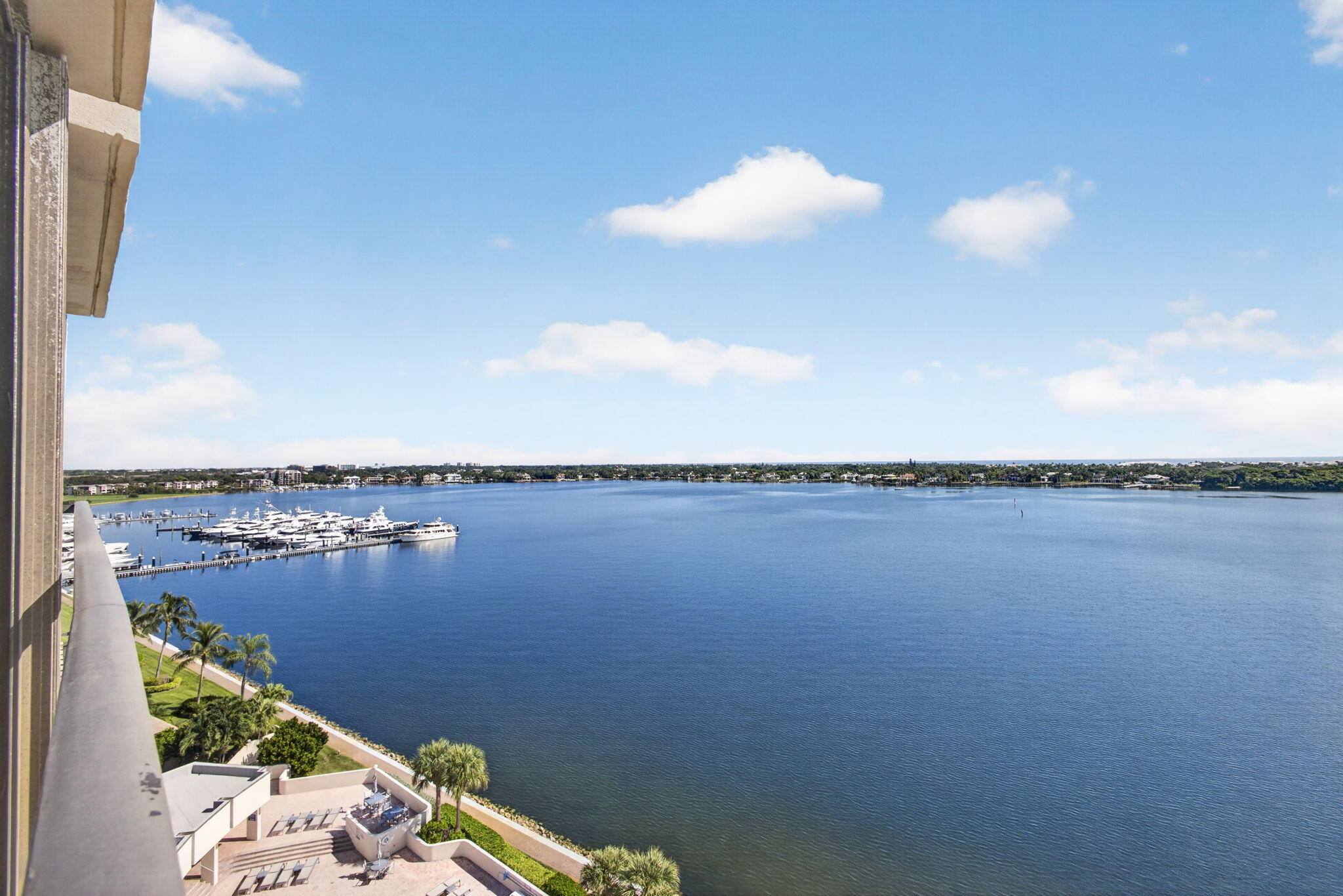 126 LAKESHORE #1125, North Palm Beach FL 33408