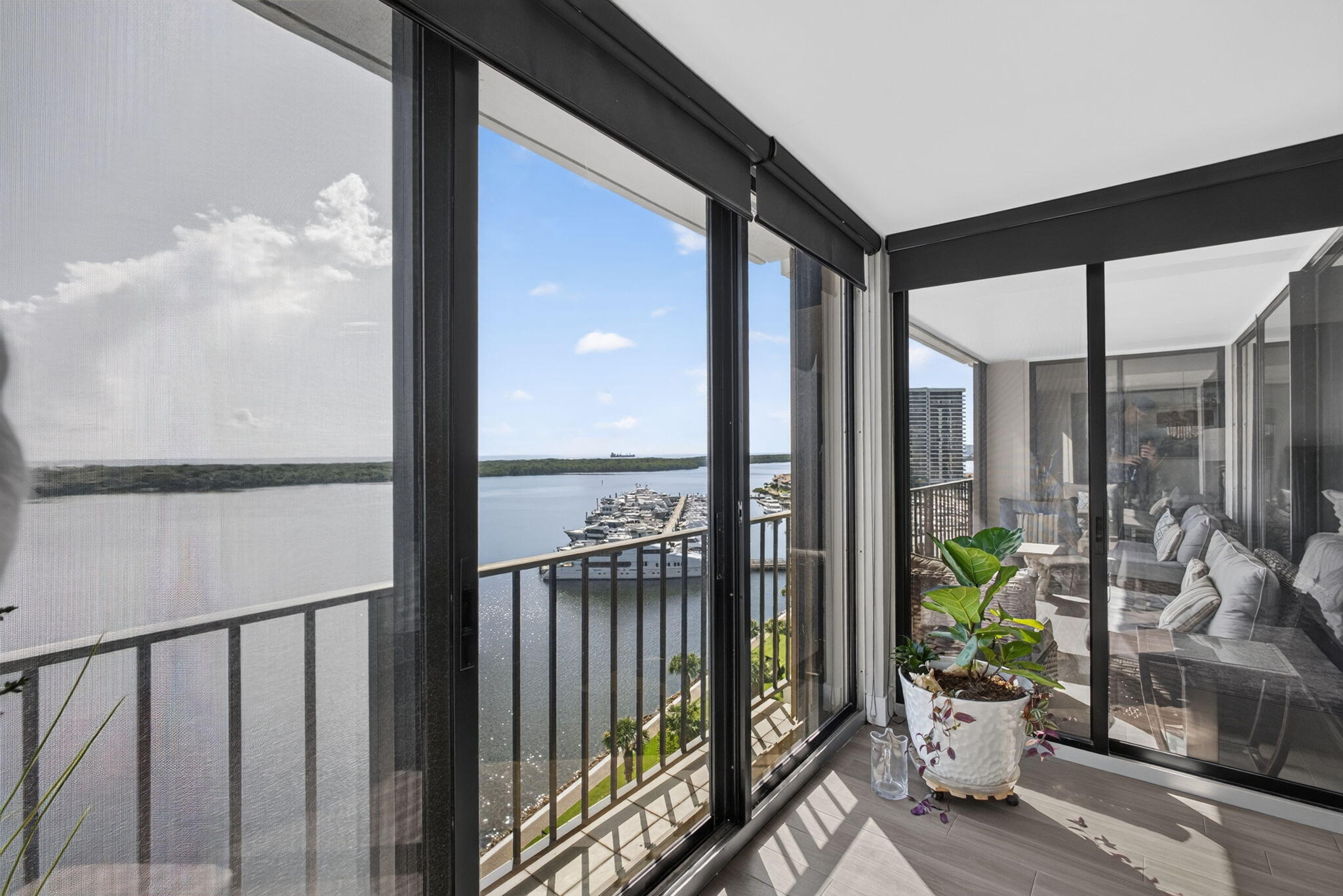 126 LAKESHORE #1125, North Palm Beach FL 33408