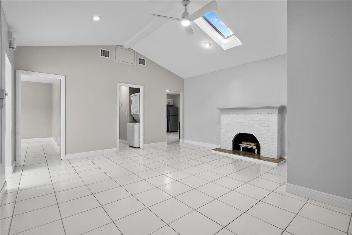 205 Palm, Lantana FL 33462