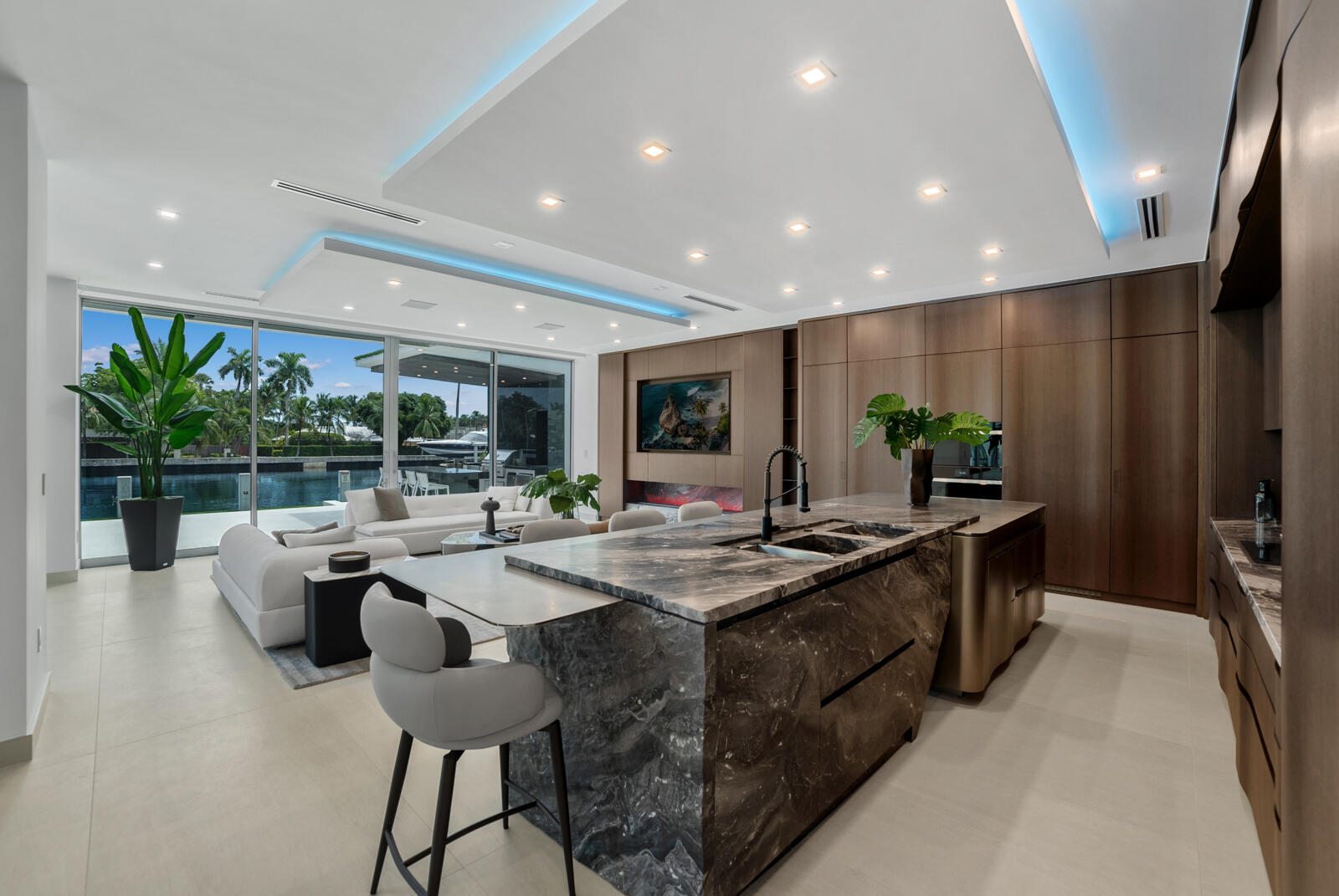 414 ROYAL PLAZA, Fort Lauderdale FL 33301
