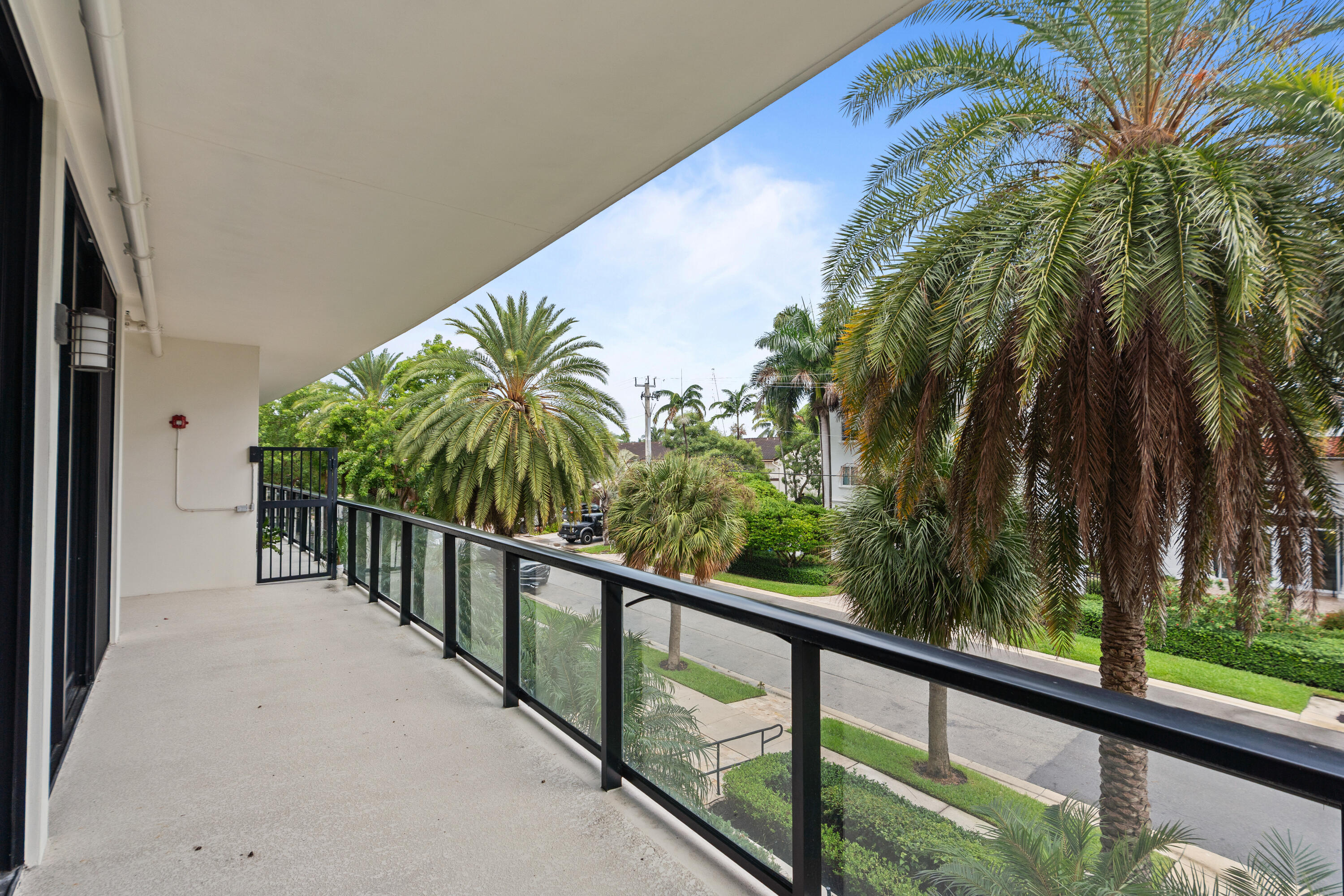 2770 NE 14TH #203, Fort Lauderdale FL 33304