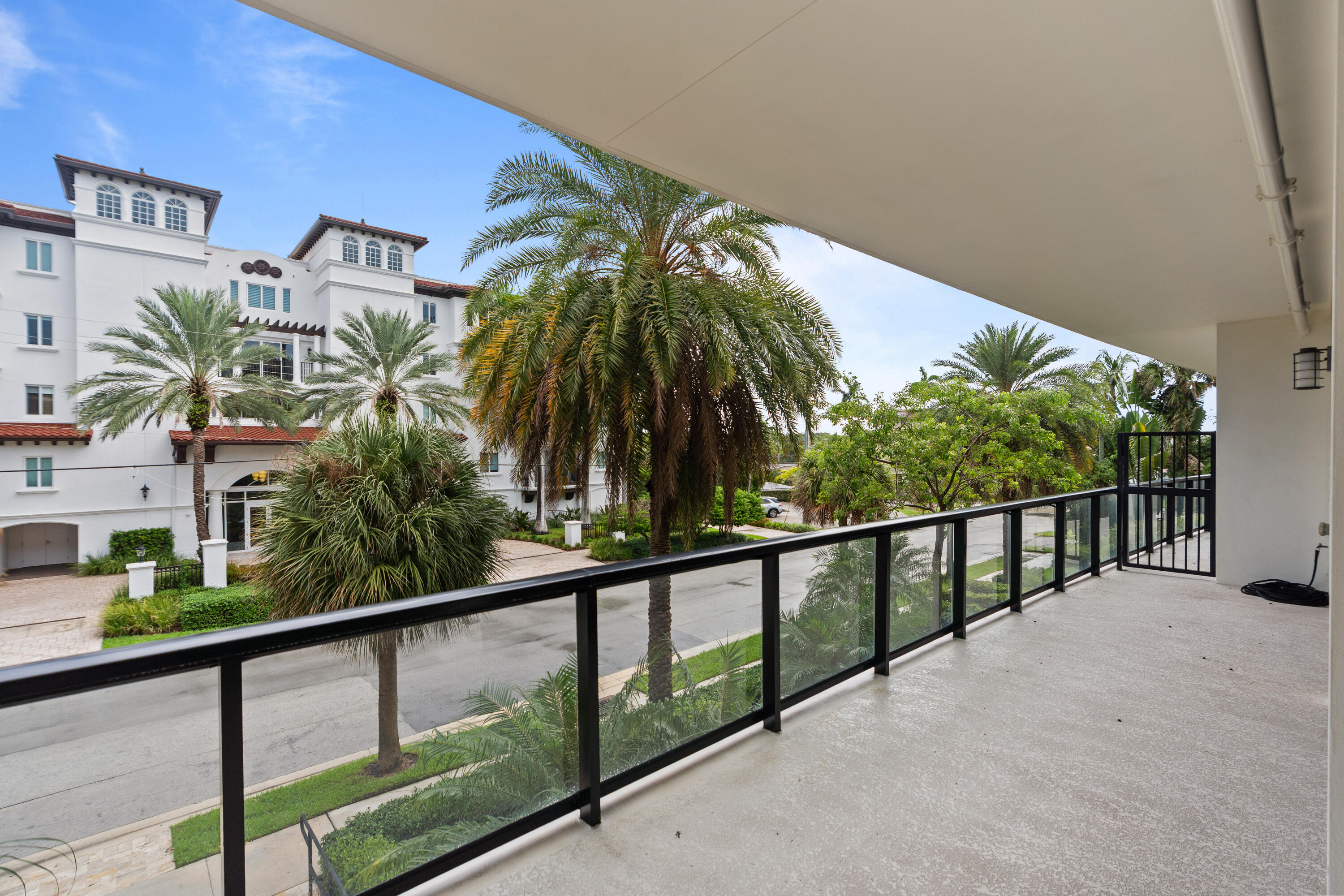 2770 NE 14TH #203, Fort Lauderdale FL 33304